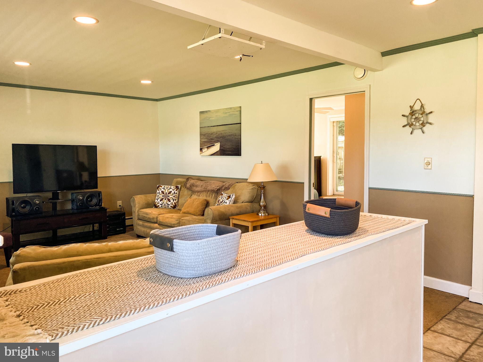 HILLSMERE ESTATES - Residential Lease