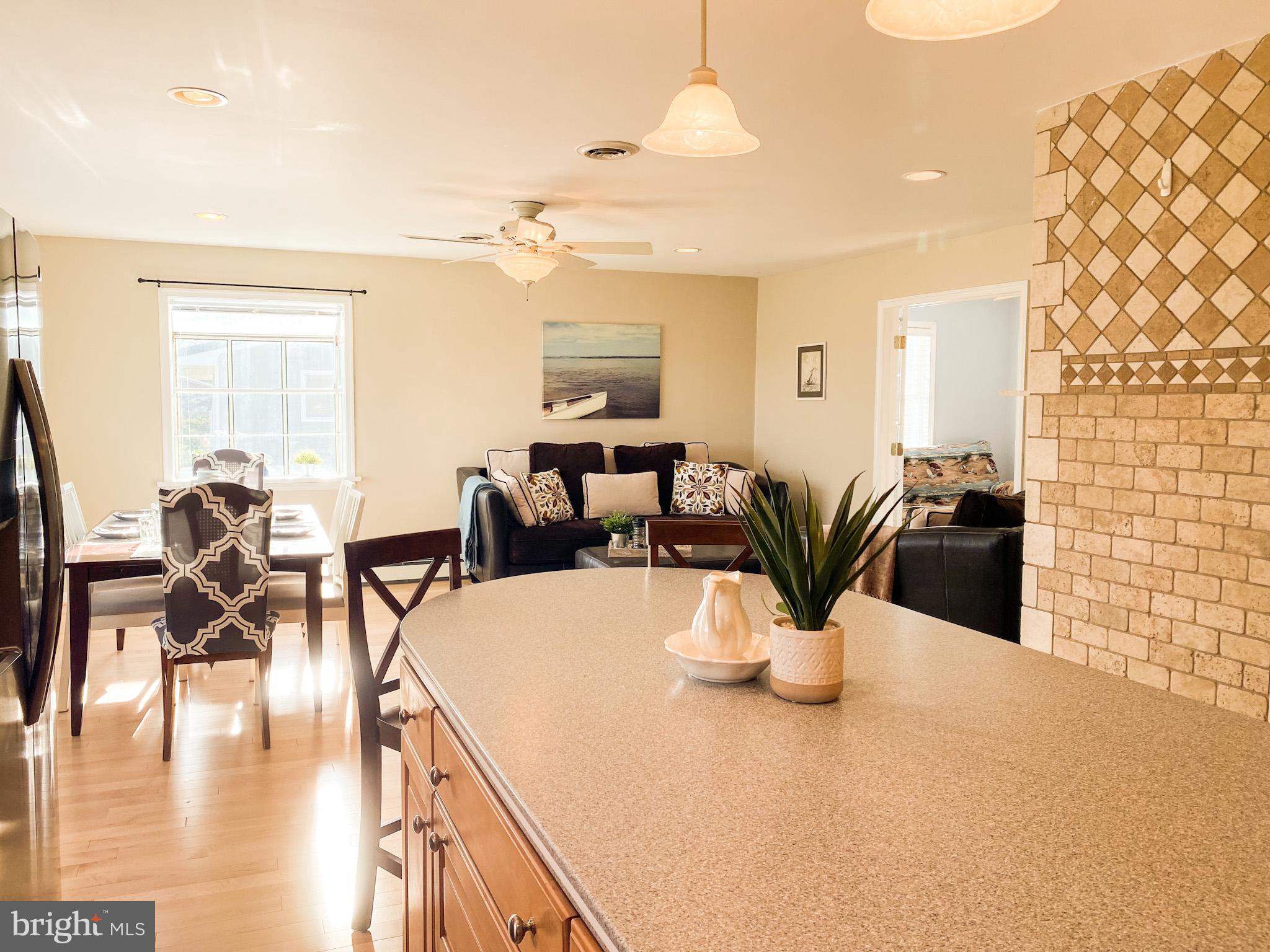 HILLSMERE ESTATES - Residential Lease