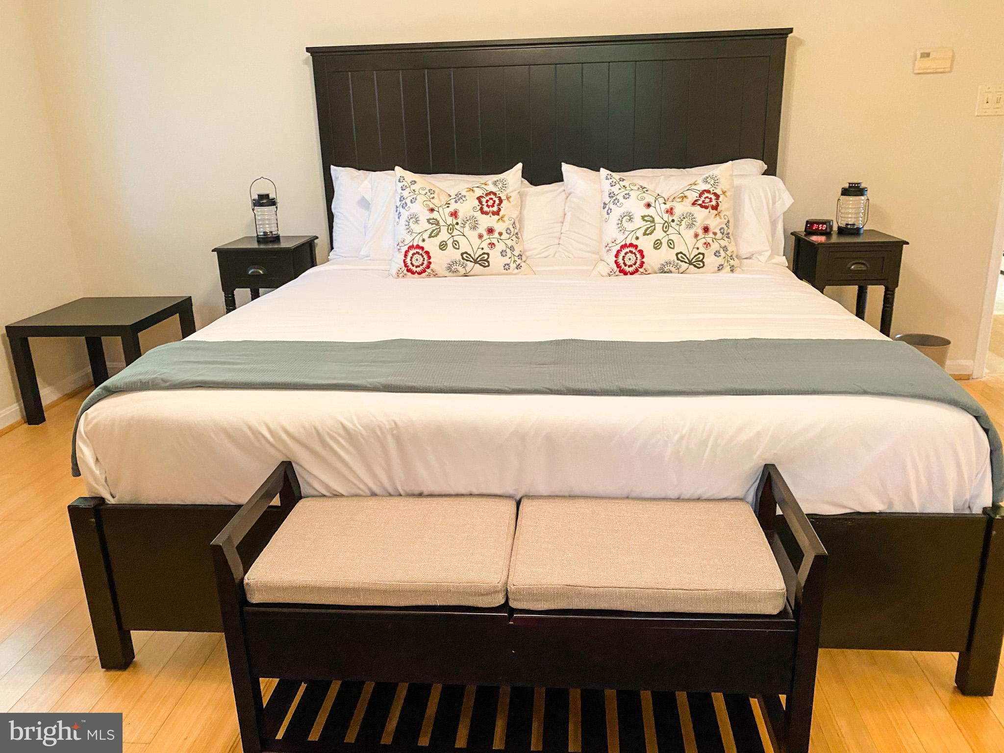 HILLSMERE ESTATES - Residential Lease