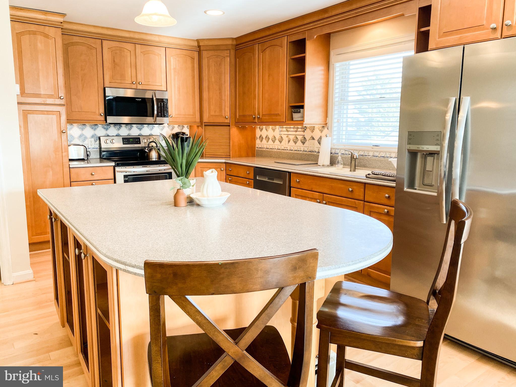 HILLSMERE ESTATES - Residential Lease