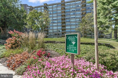 1001 CITY AVENUE W-402 WYNNEWOOD PA 19096