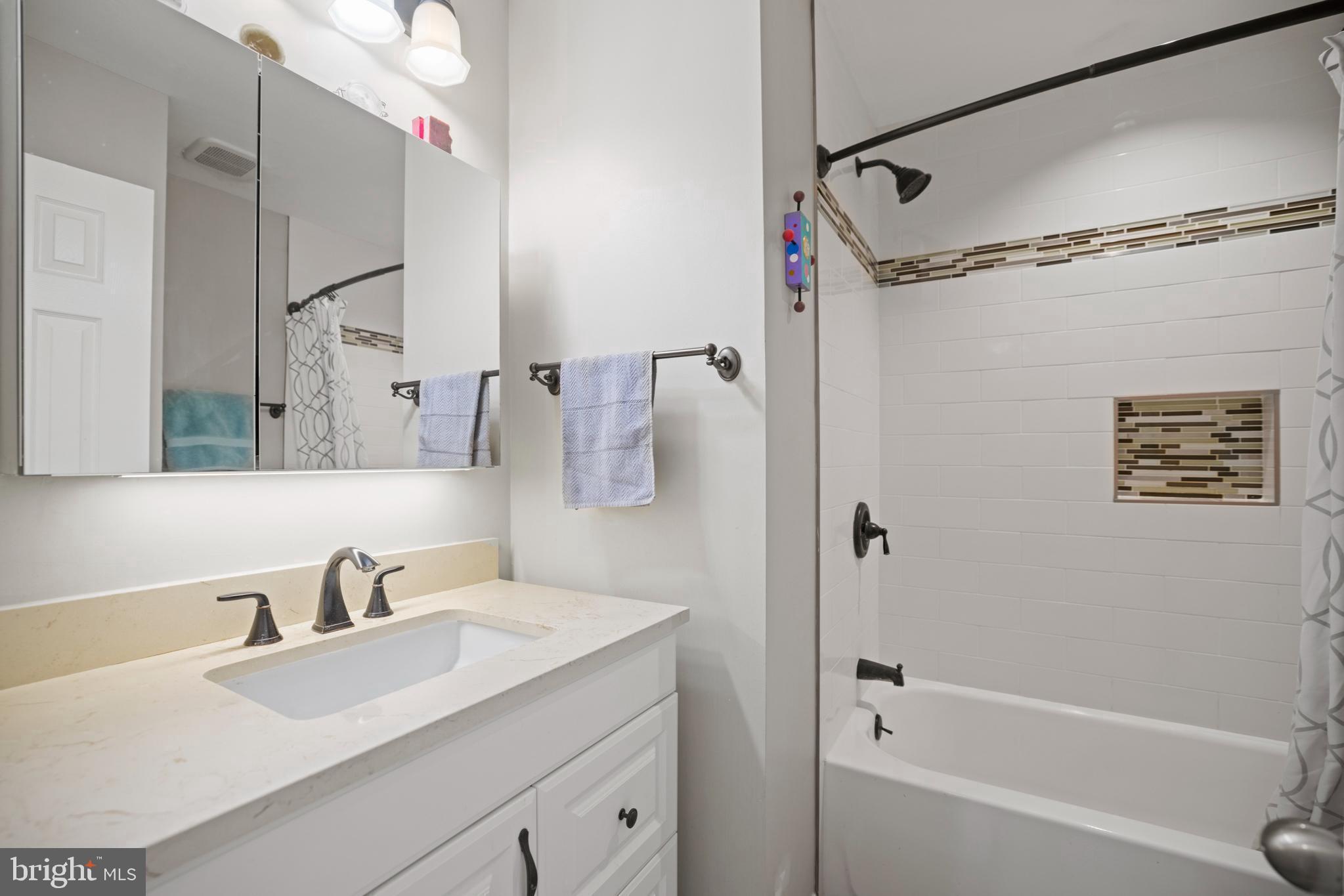 11719 SUMMER OAK DRIVE