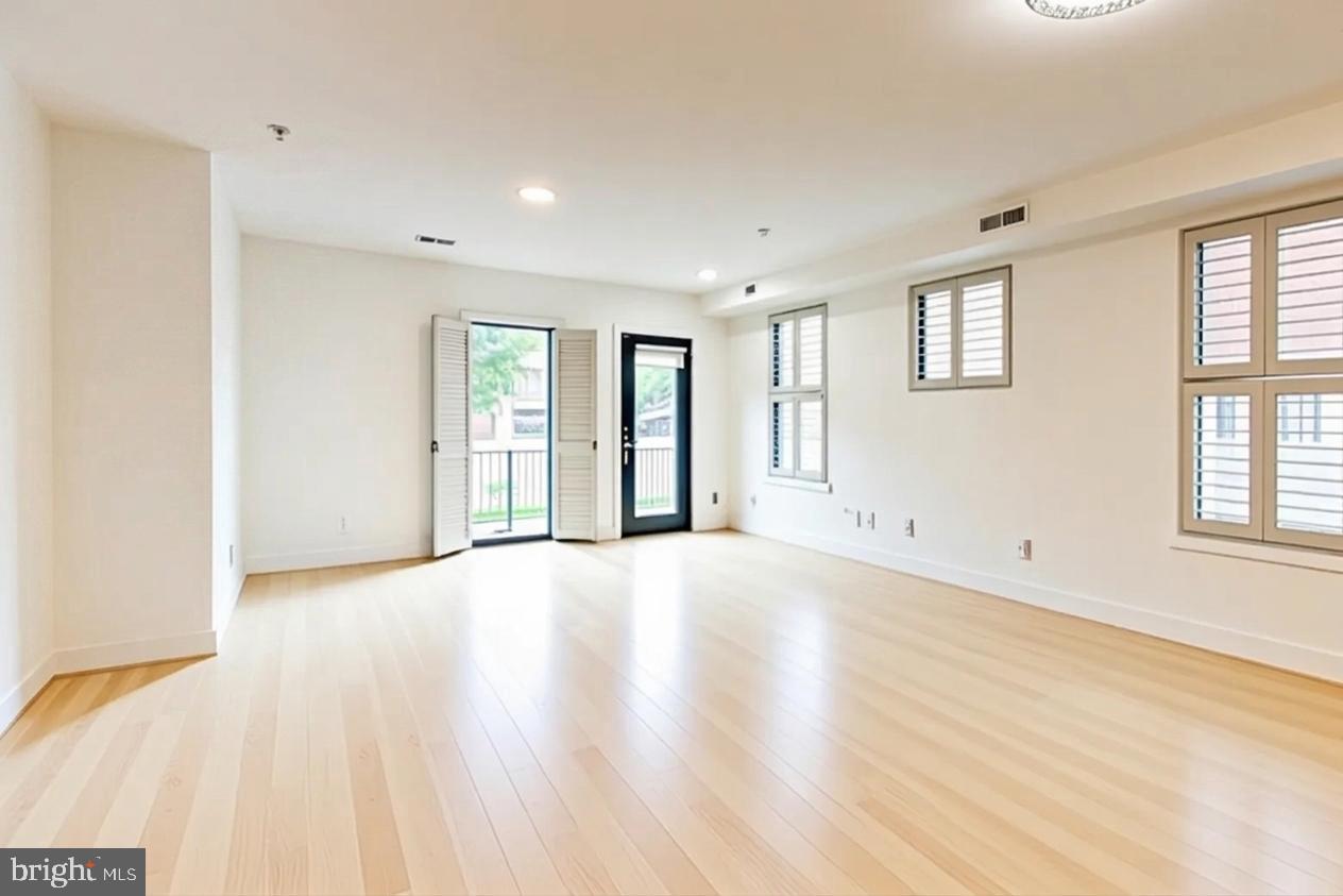 310 V STREET NE 1