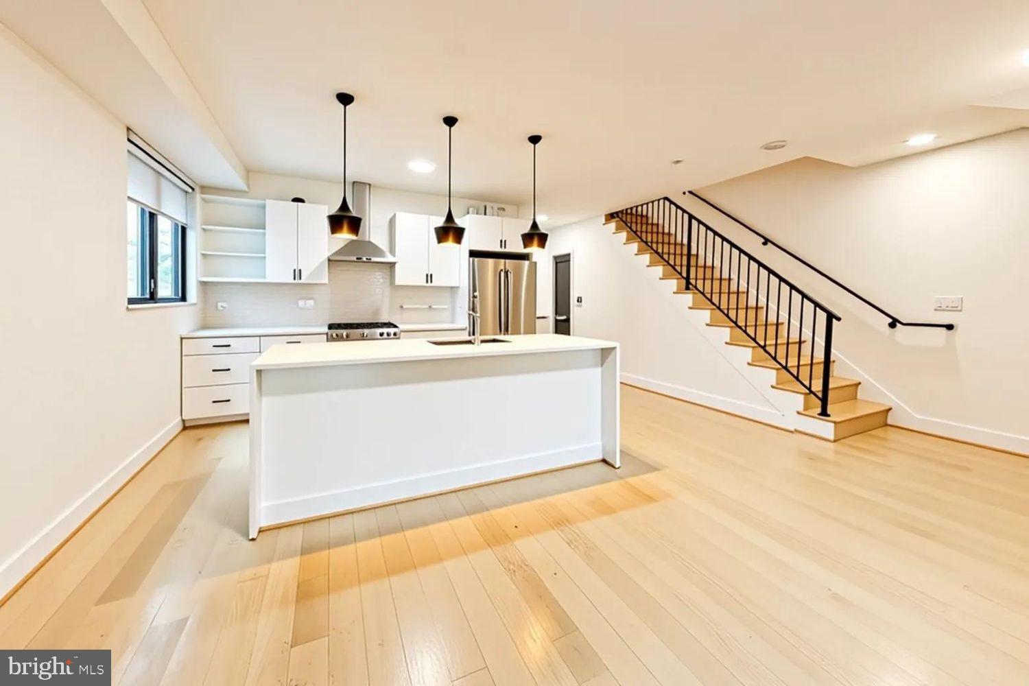 310 V STREET NE 1