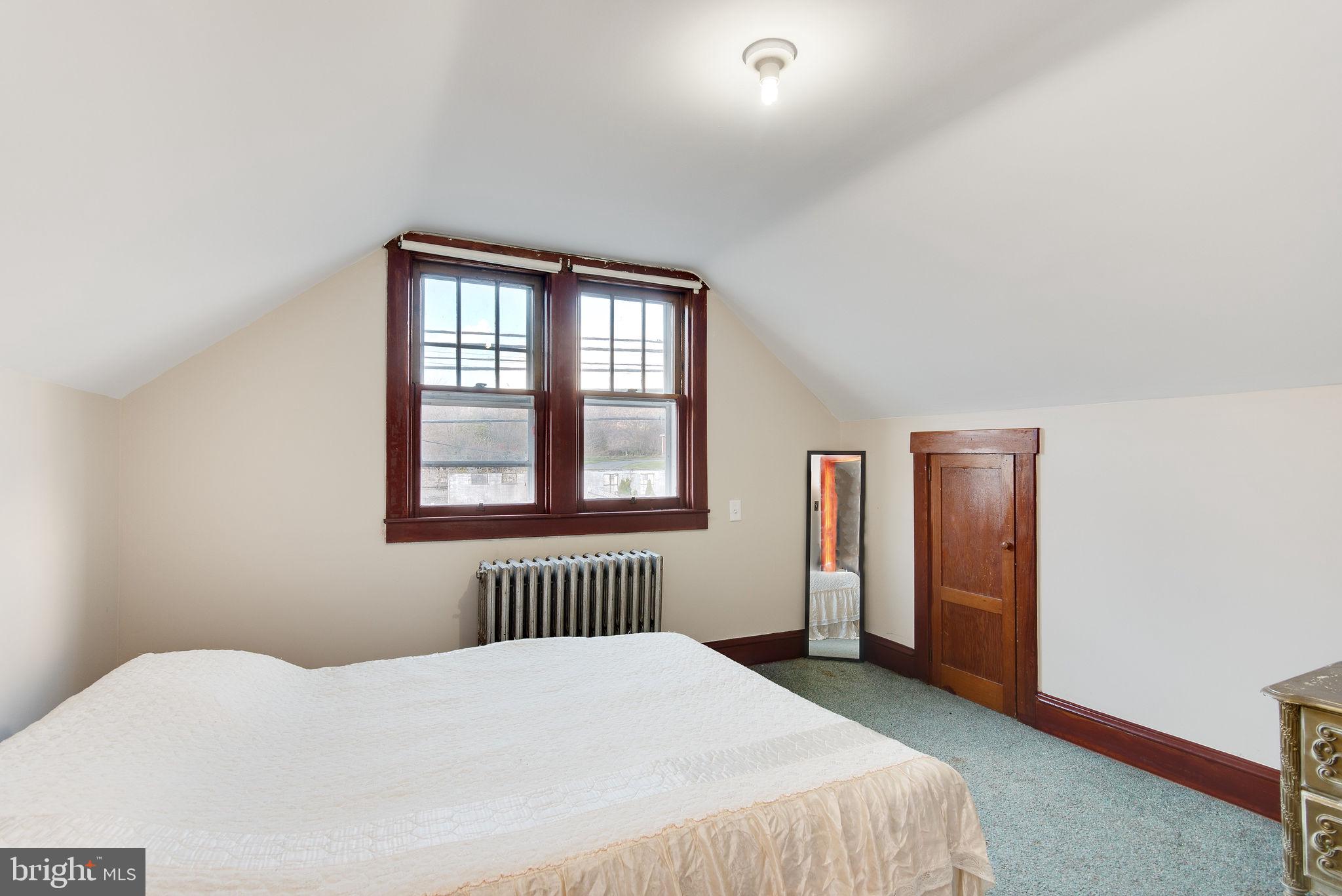 EDENBURG MANOR - Residential