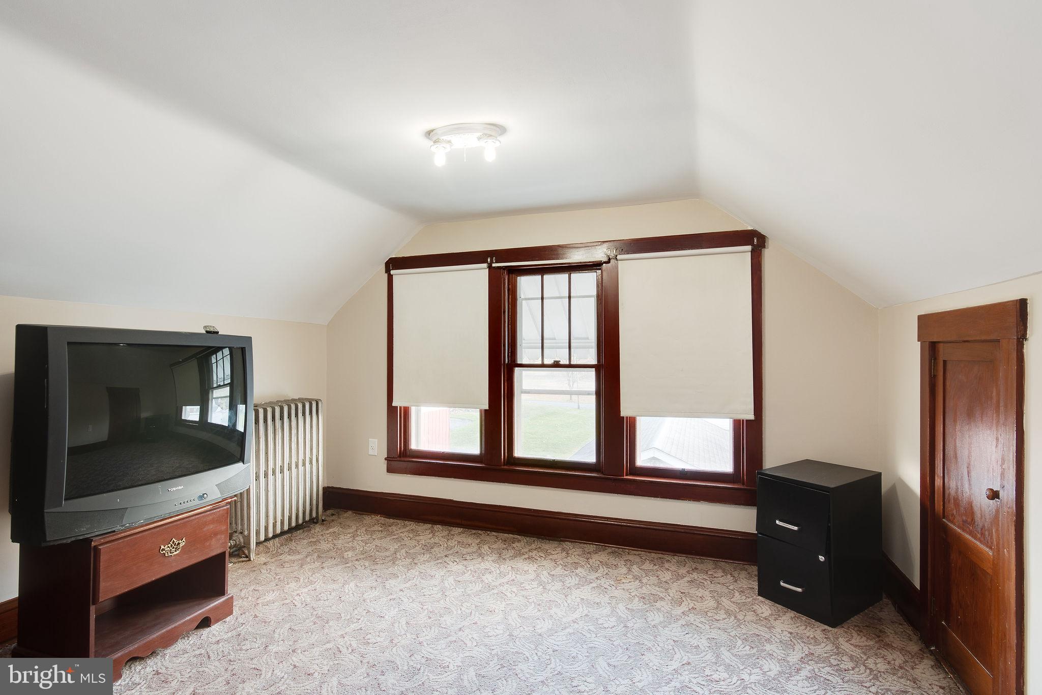 EDENBURG MANOR - Residential