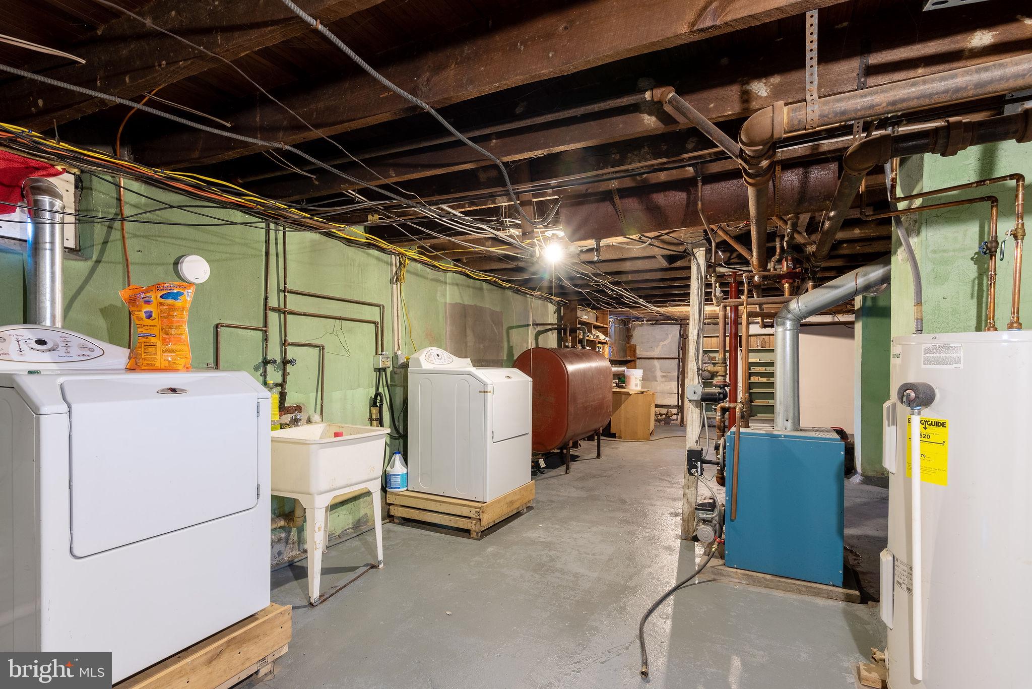 EDENBURG MANOR - Residential