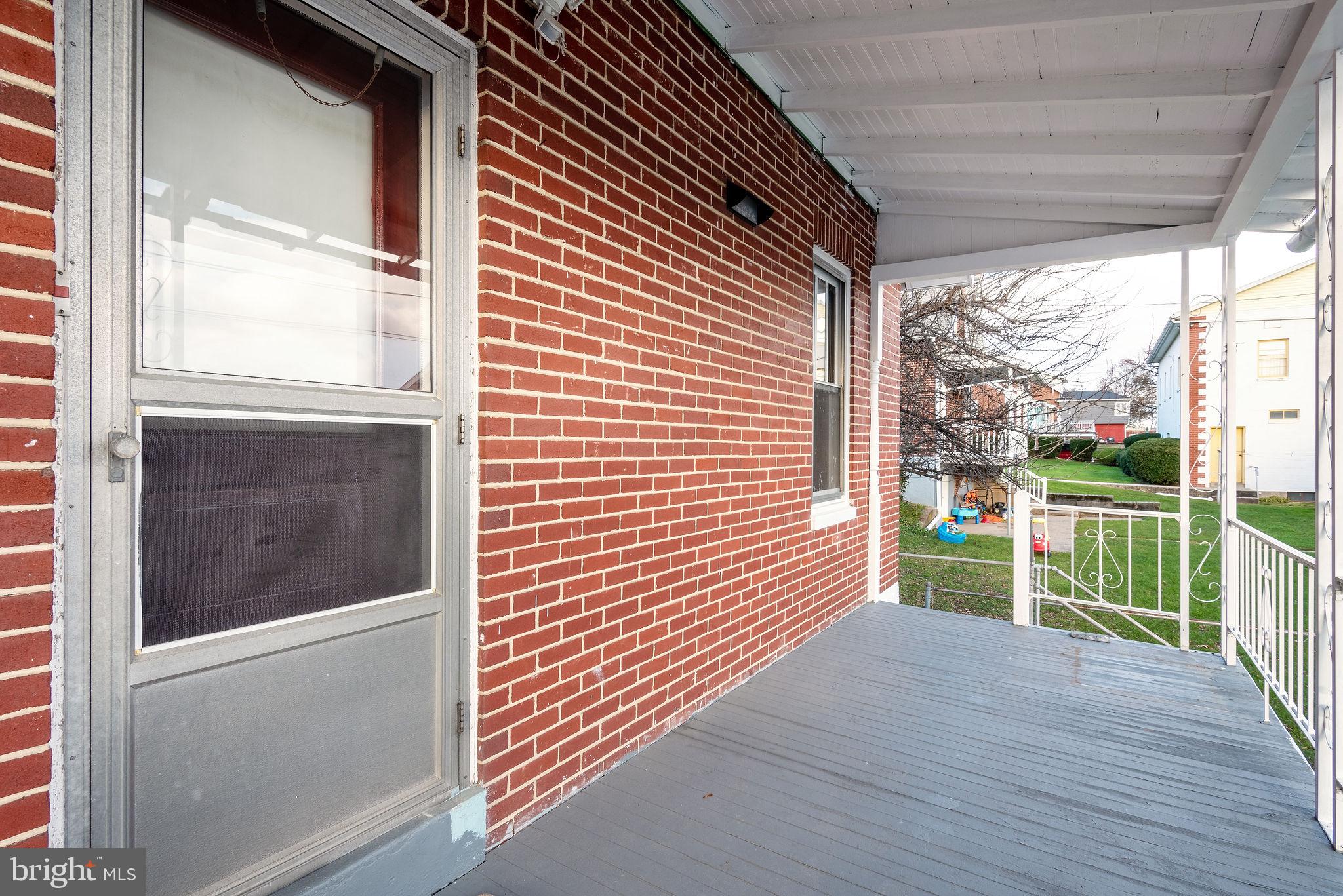 EDENBURG MANOR - Residential