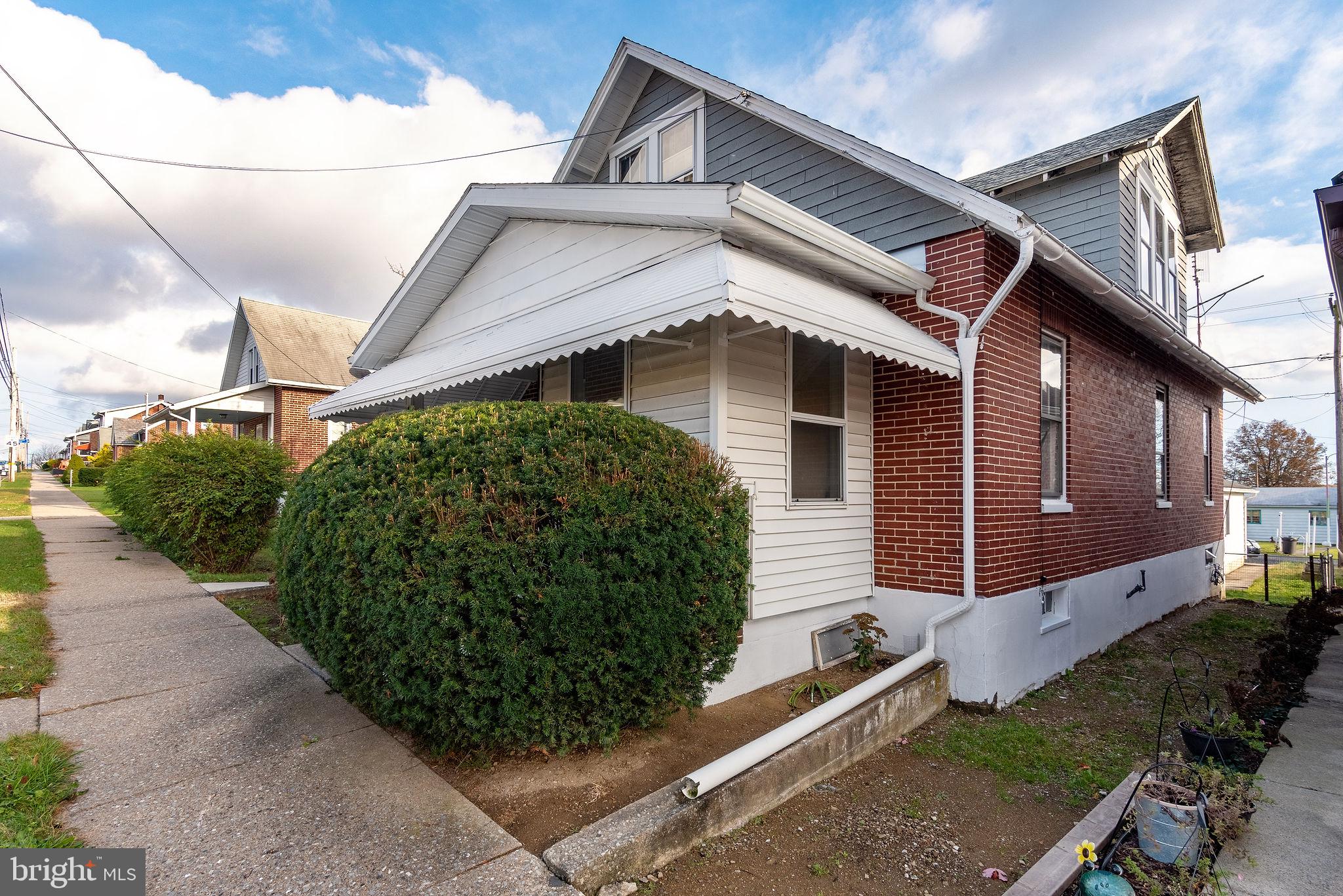 EDENBURG MANOR - Residential