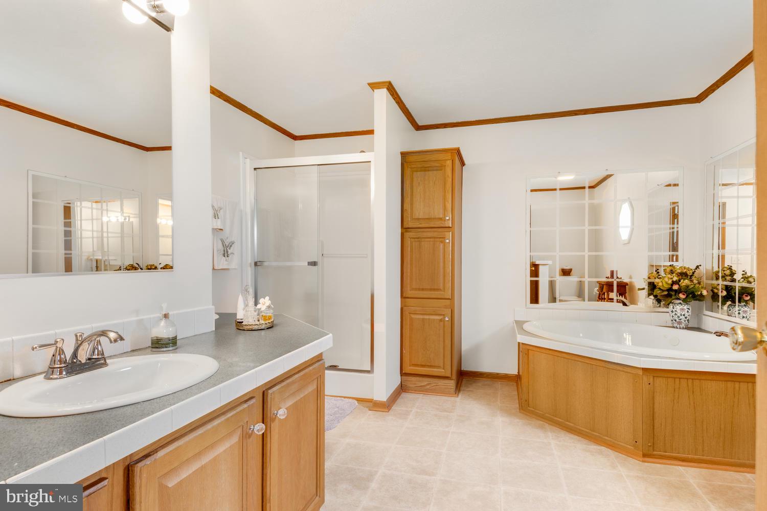 LUCKY SHOE RANCHETTES - Residential