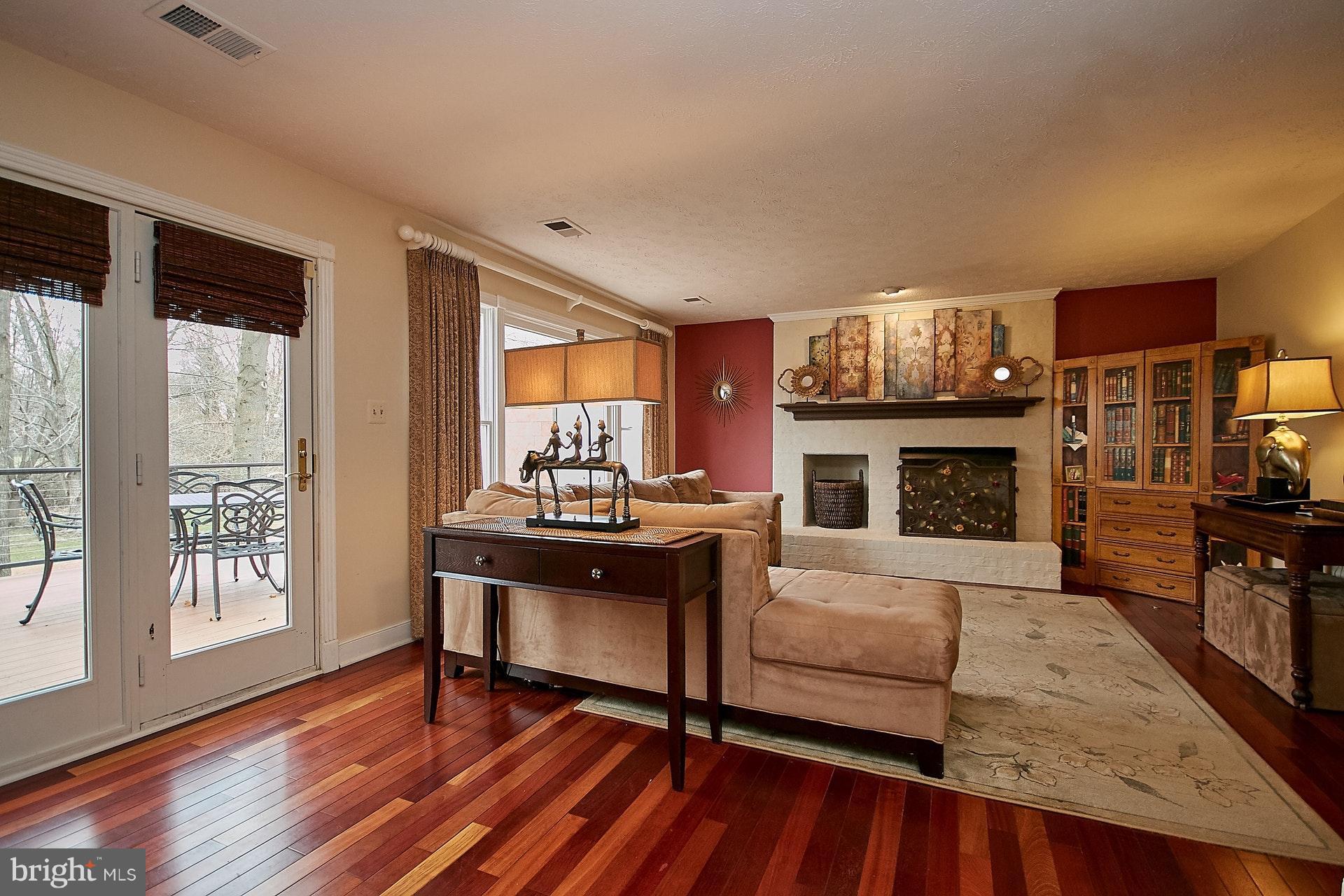 HAMPTON FOREST - Residential