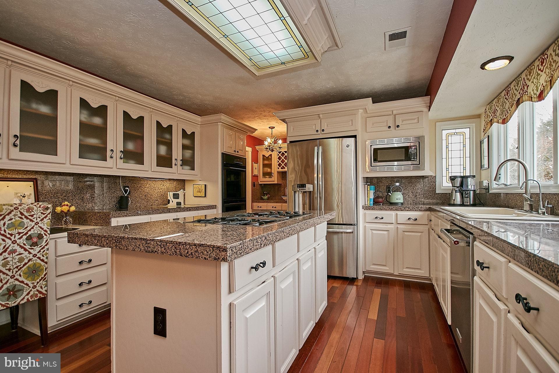 HAMPTON FOREST - Residential