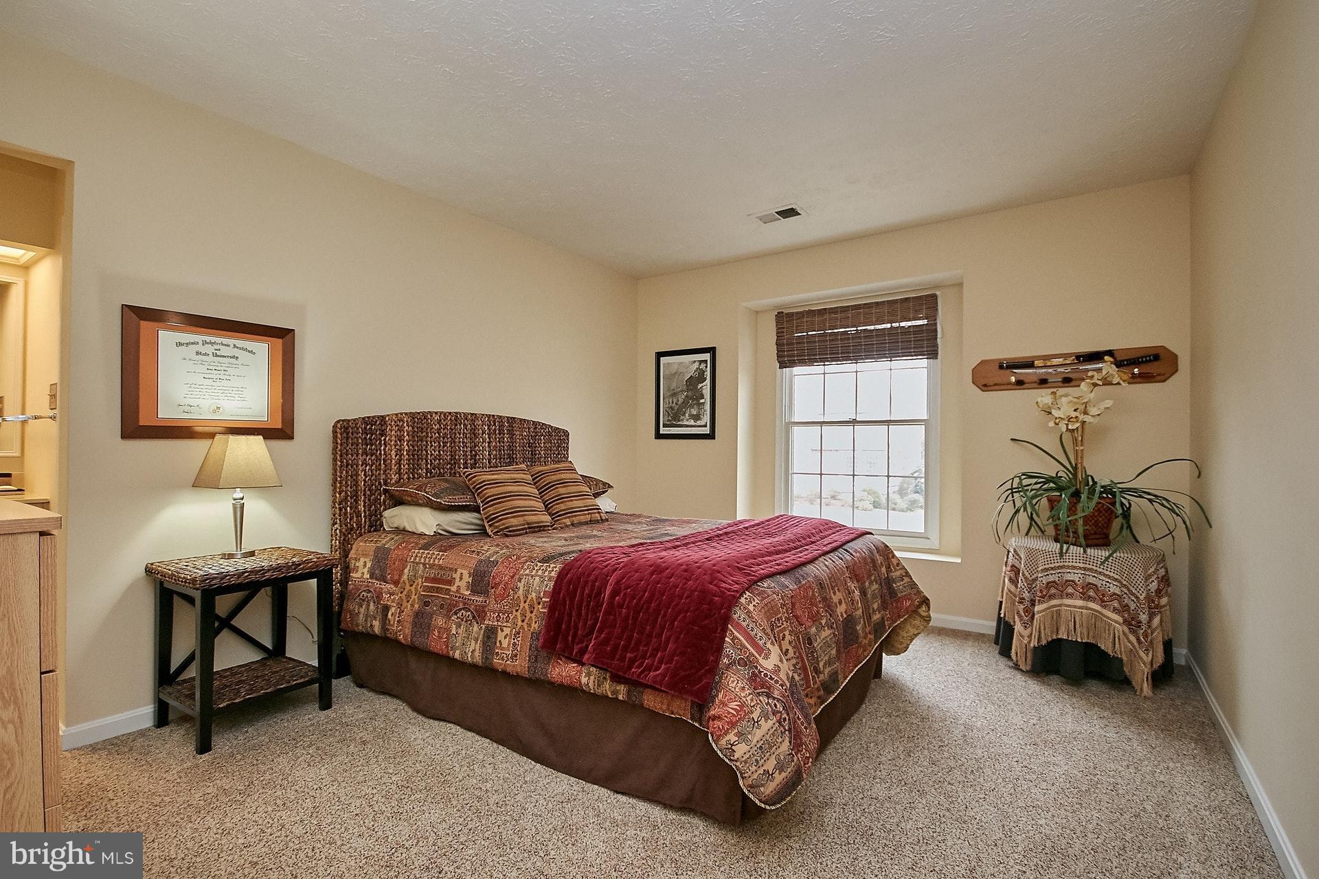 HAMPTON FOREST - Residential