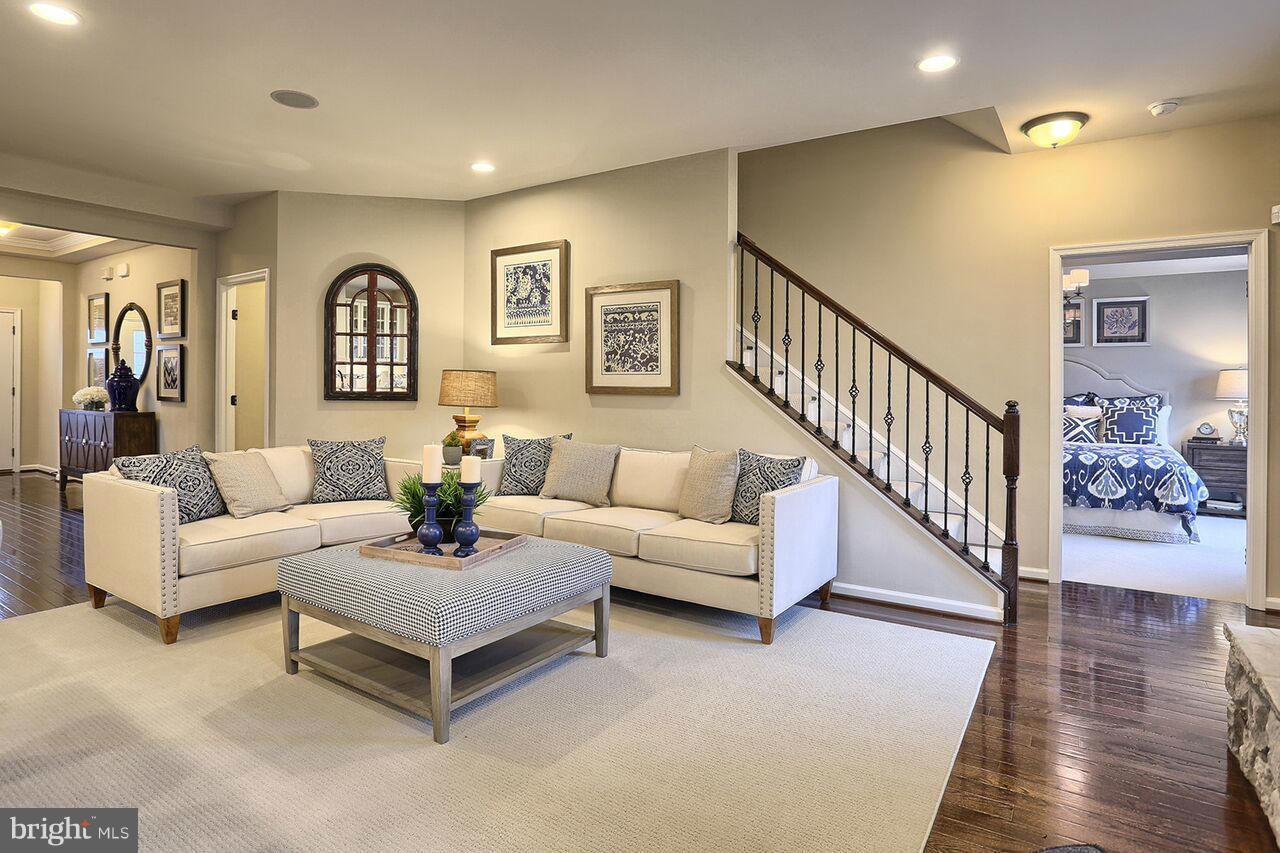 TWO RIVERS - Residential