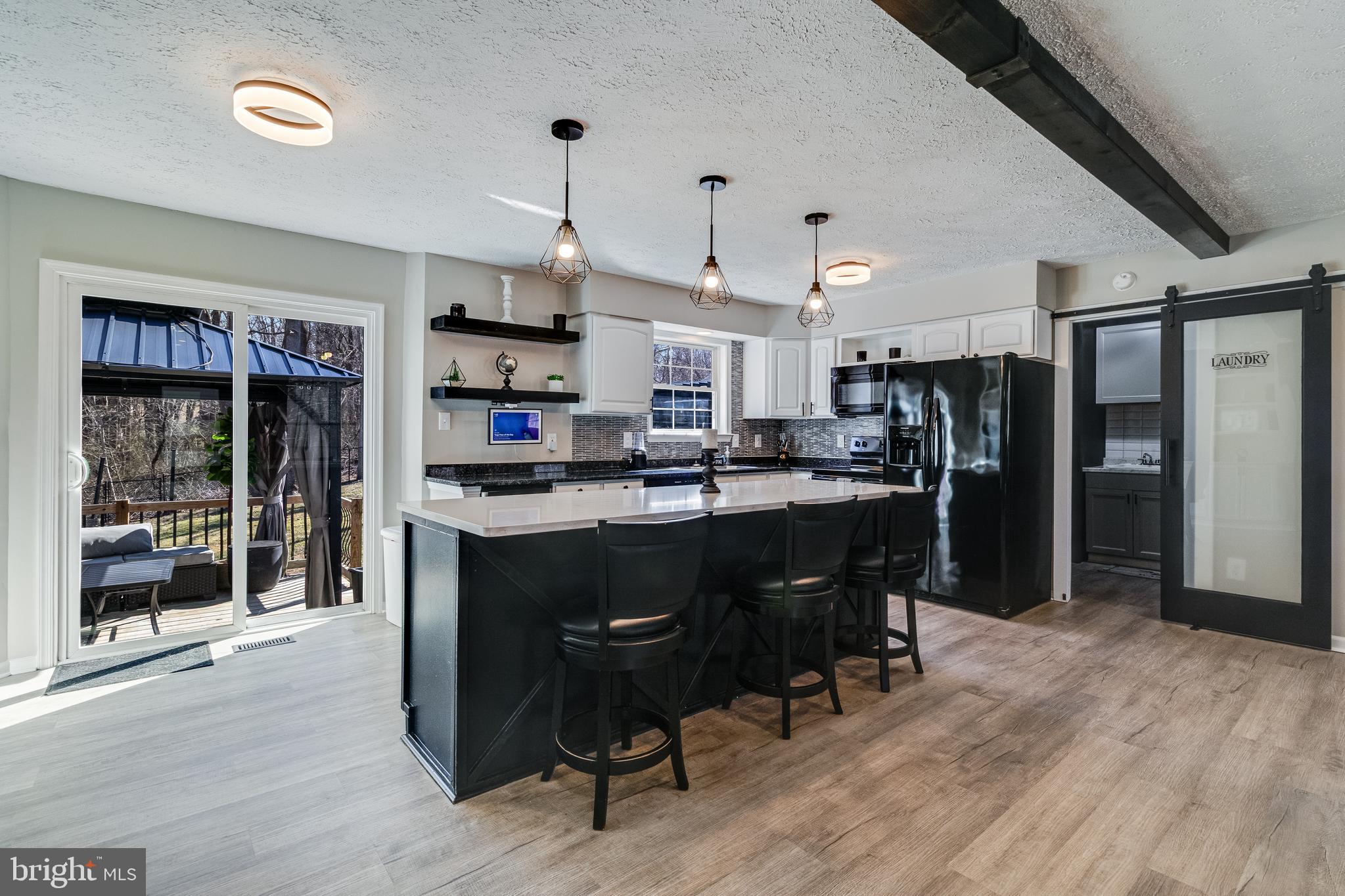 SUMMITT HILL - Residential