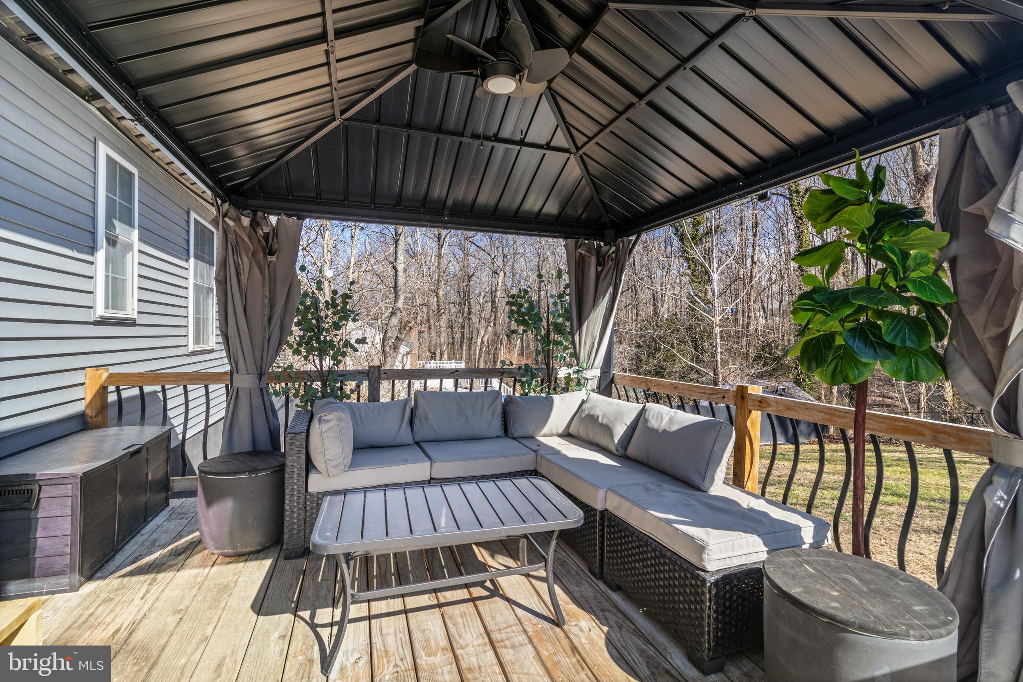 SUMMITT HILL - Residential