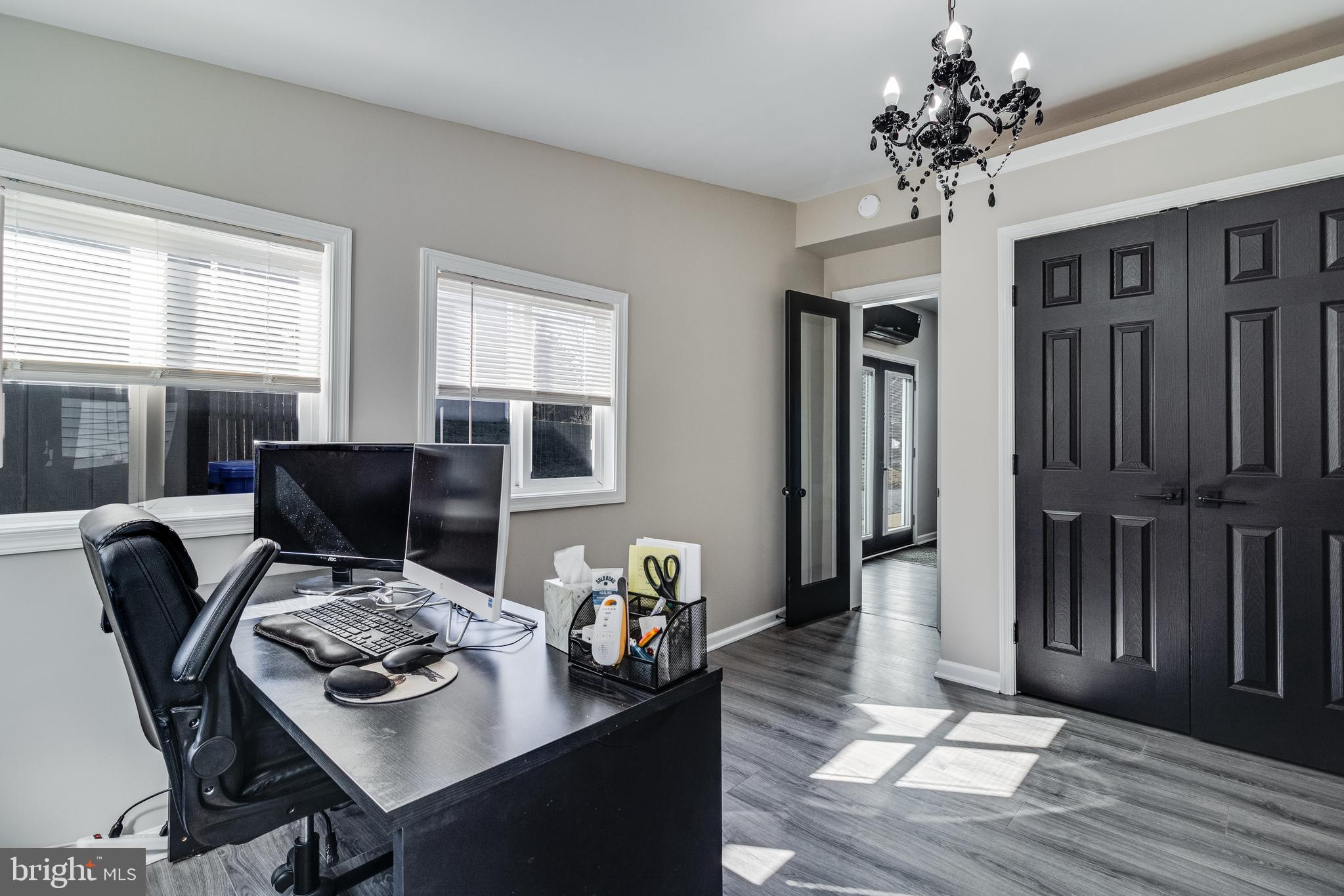 SUMMITT HILL - Residential