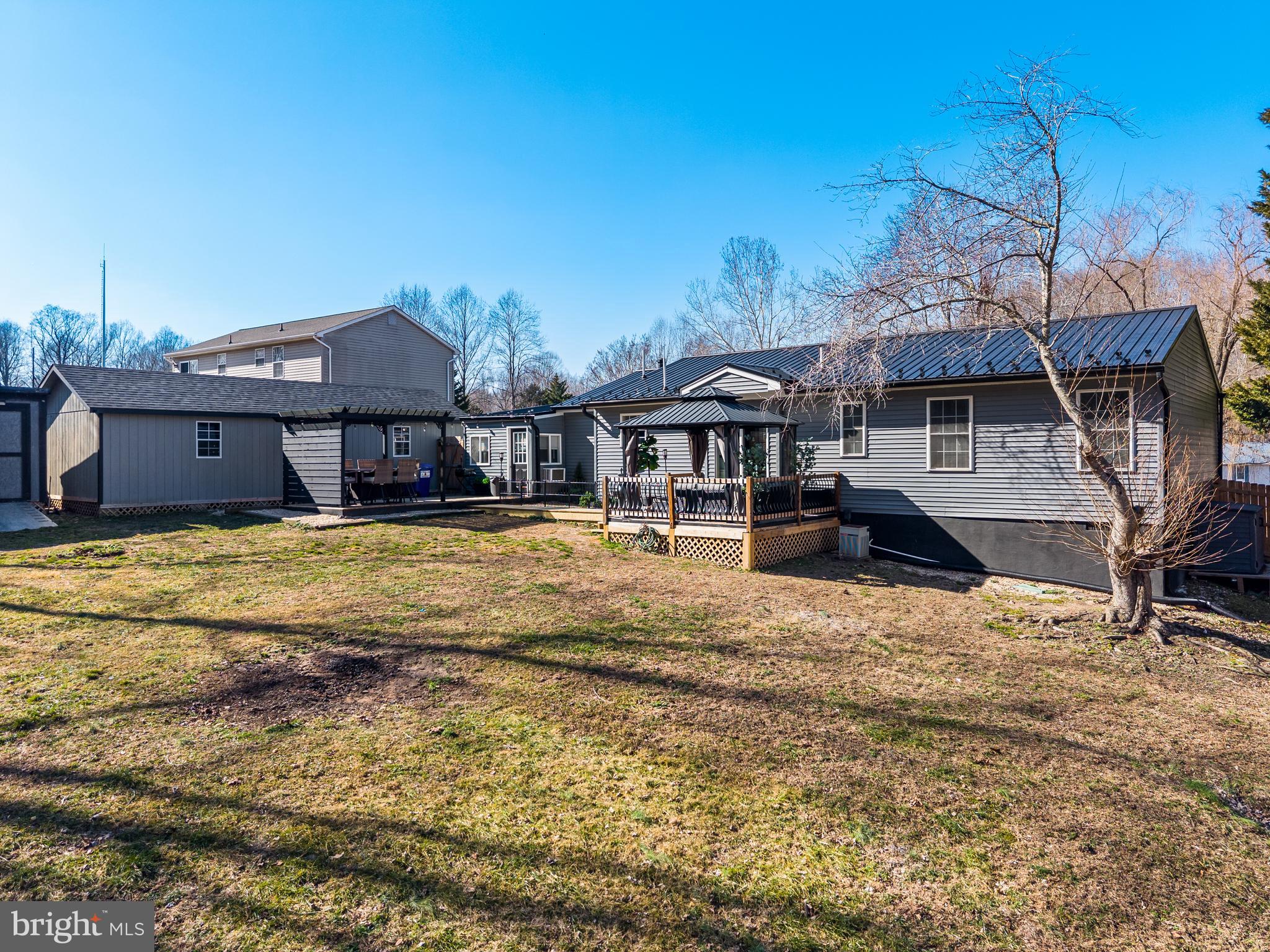 SUMMITT HILL - Residential