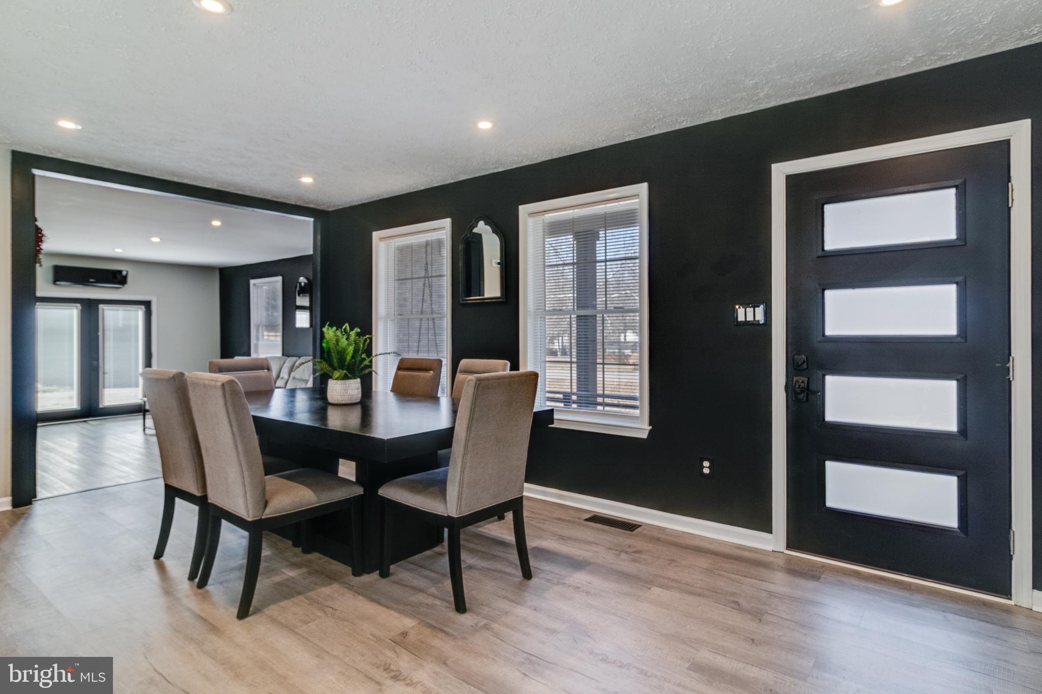 SUMMITT HILL - Residential