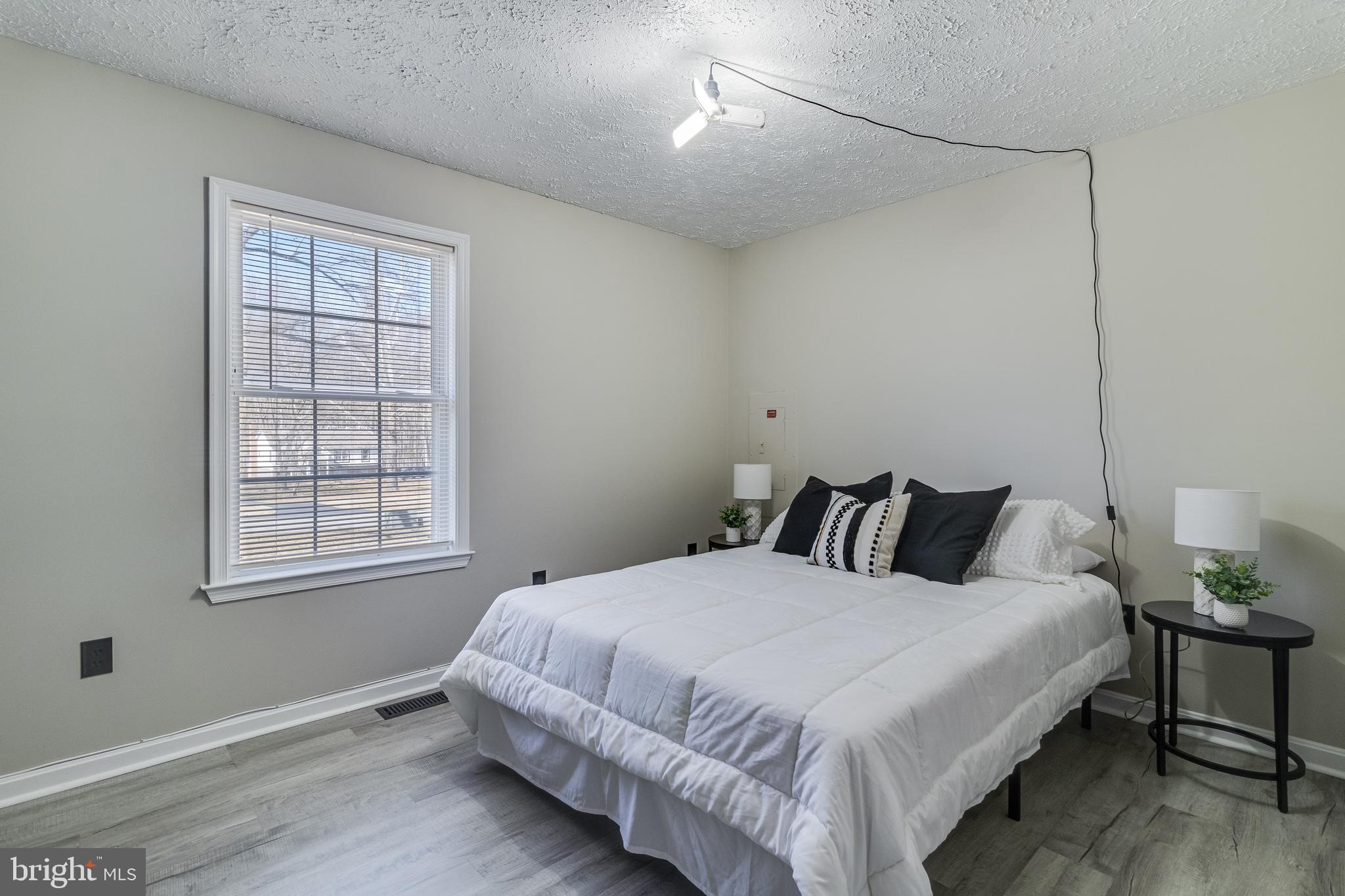 SUMMITT HILL - Residential