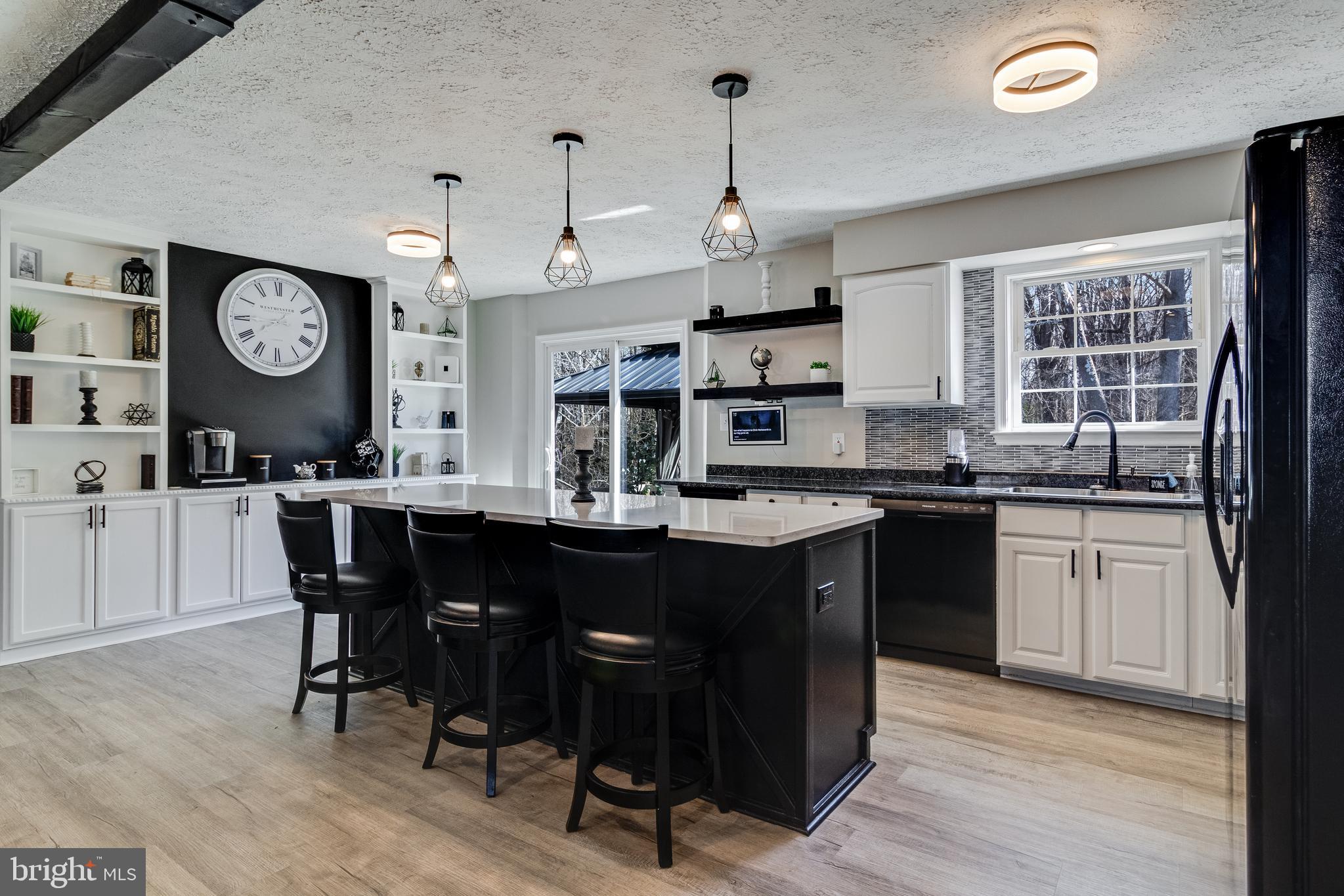 SUMMITT HILL - Residential