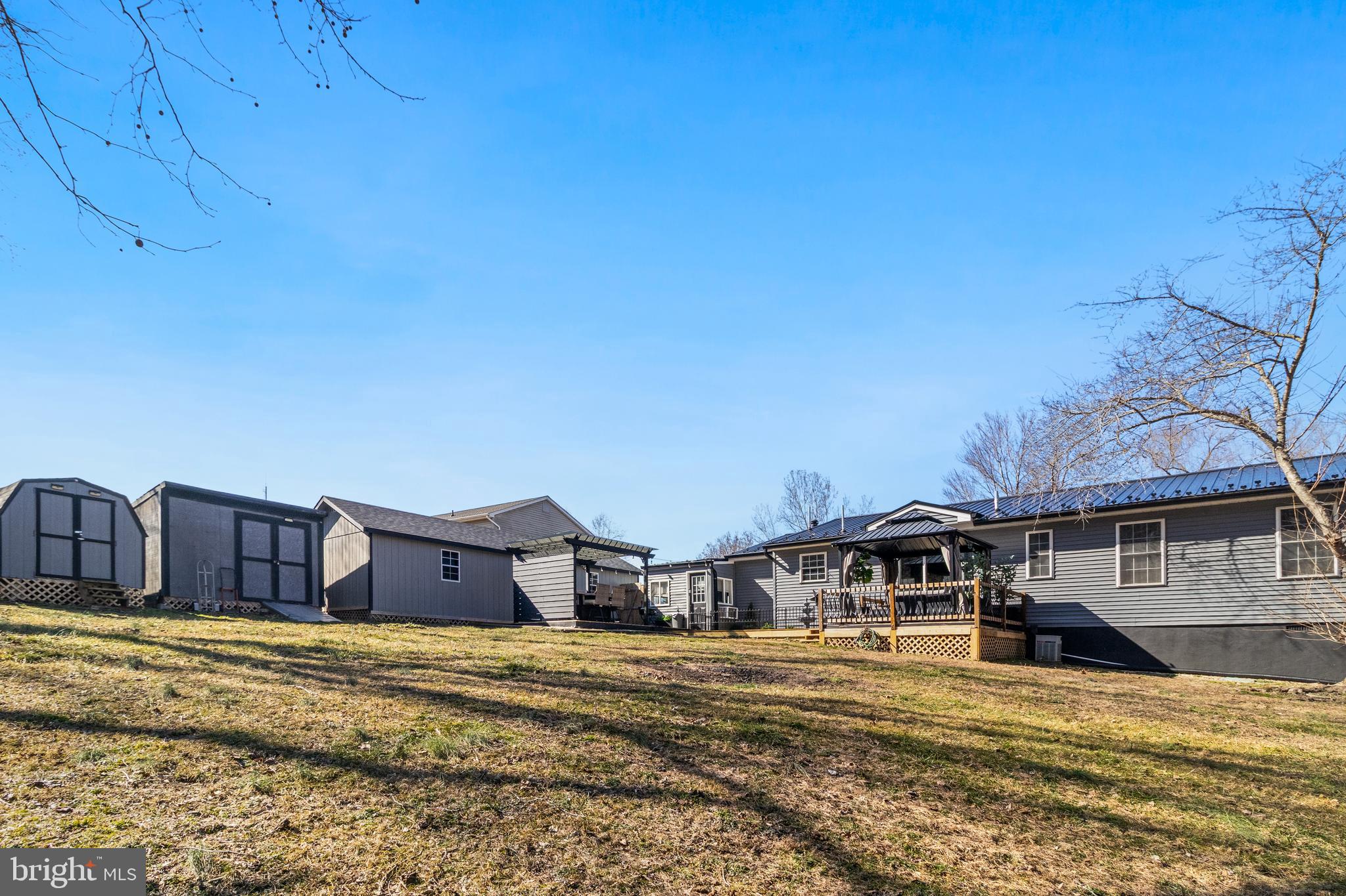 SUMMITT HILL - Residential