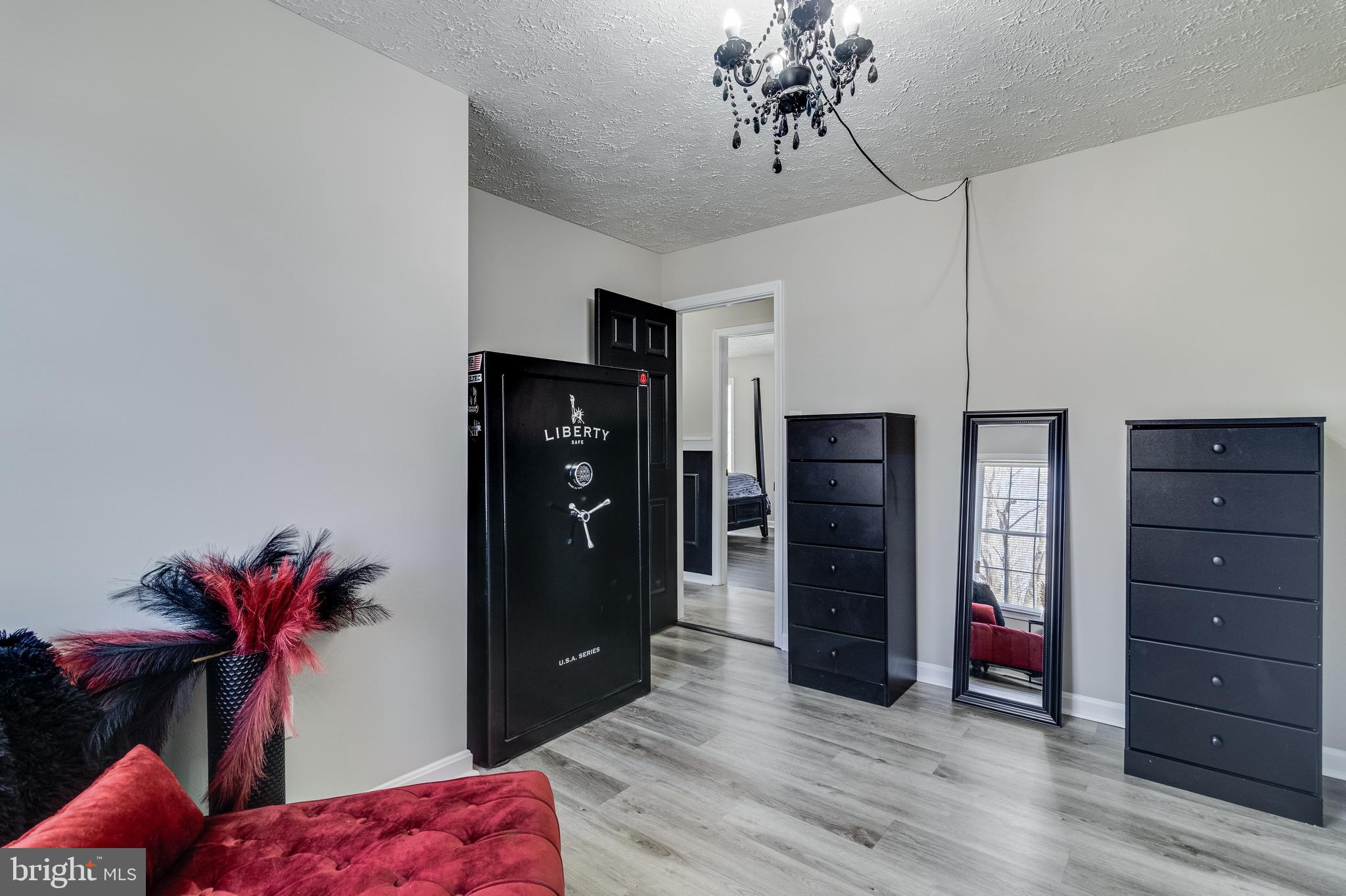 SUMMITT HILL - Residential