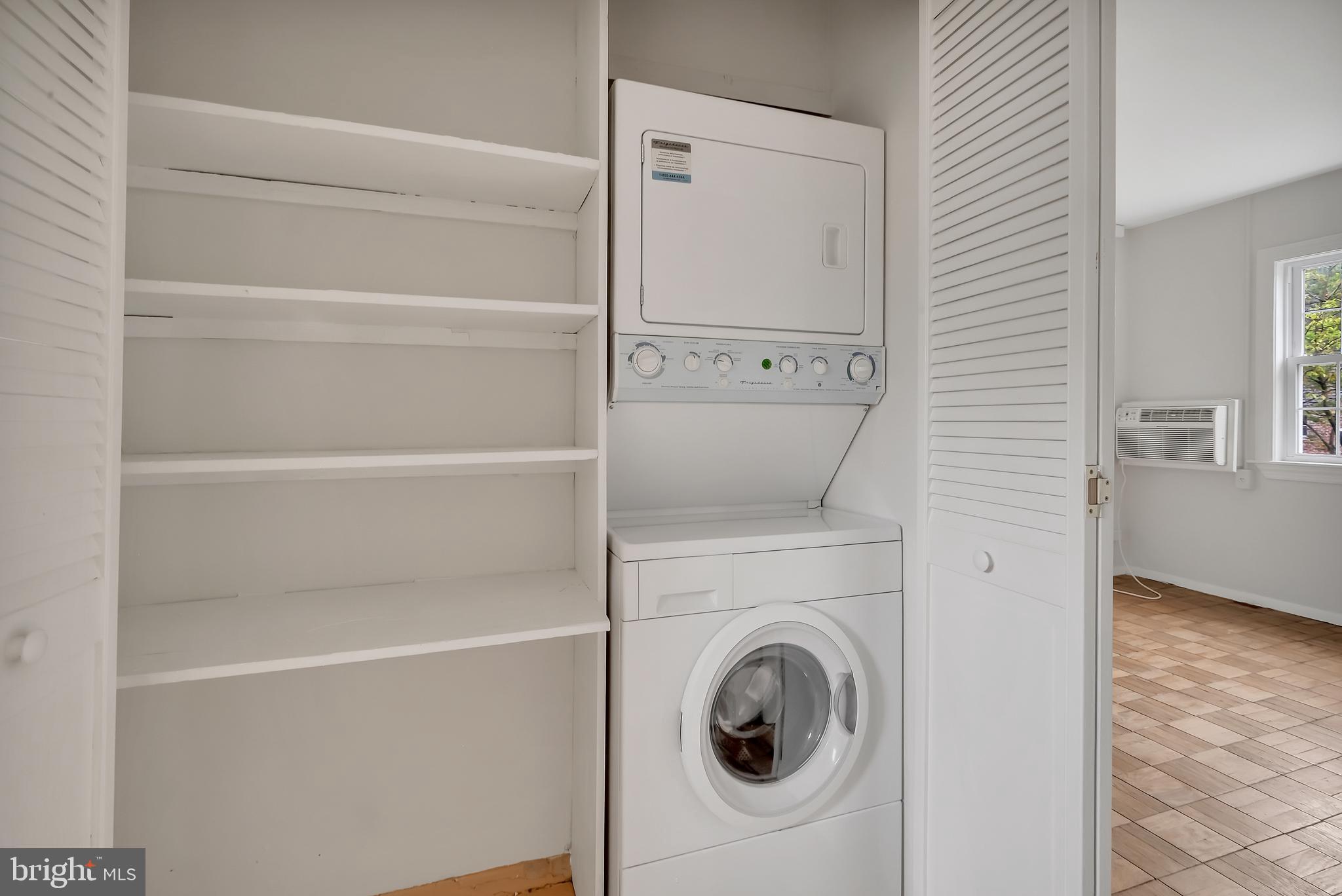 PARK FAIRFAX - Residential