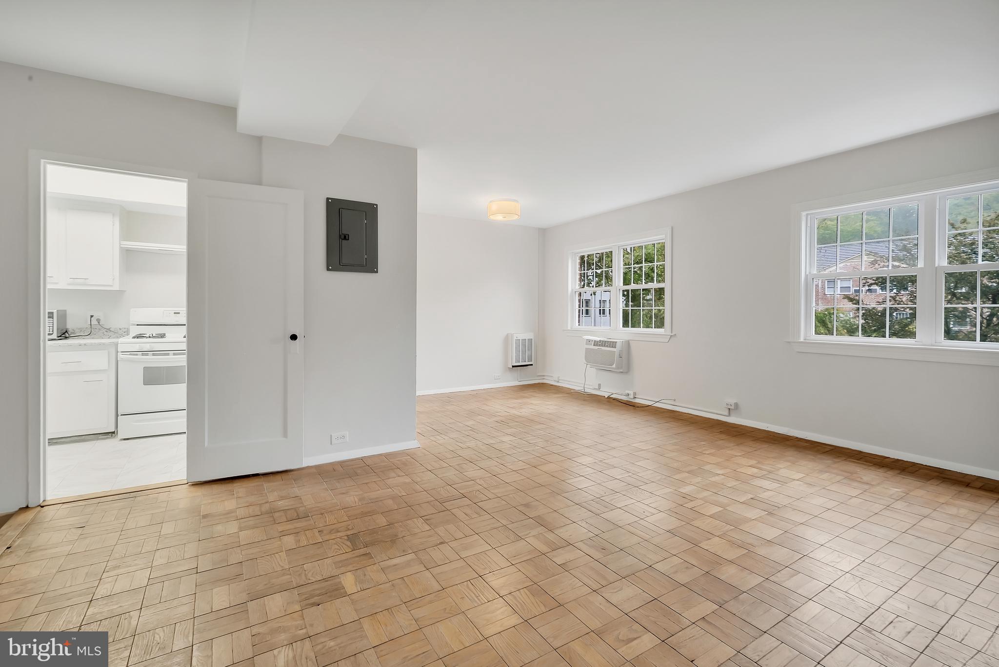 PARK FAIRFAX - Residential