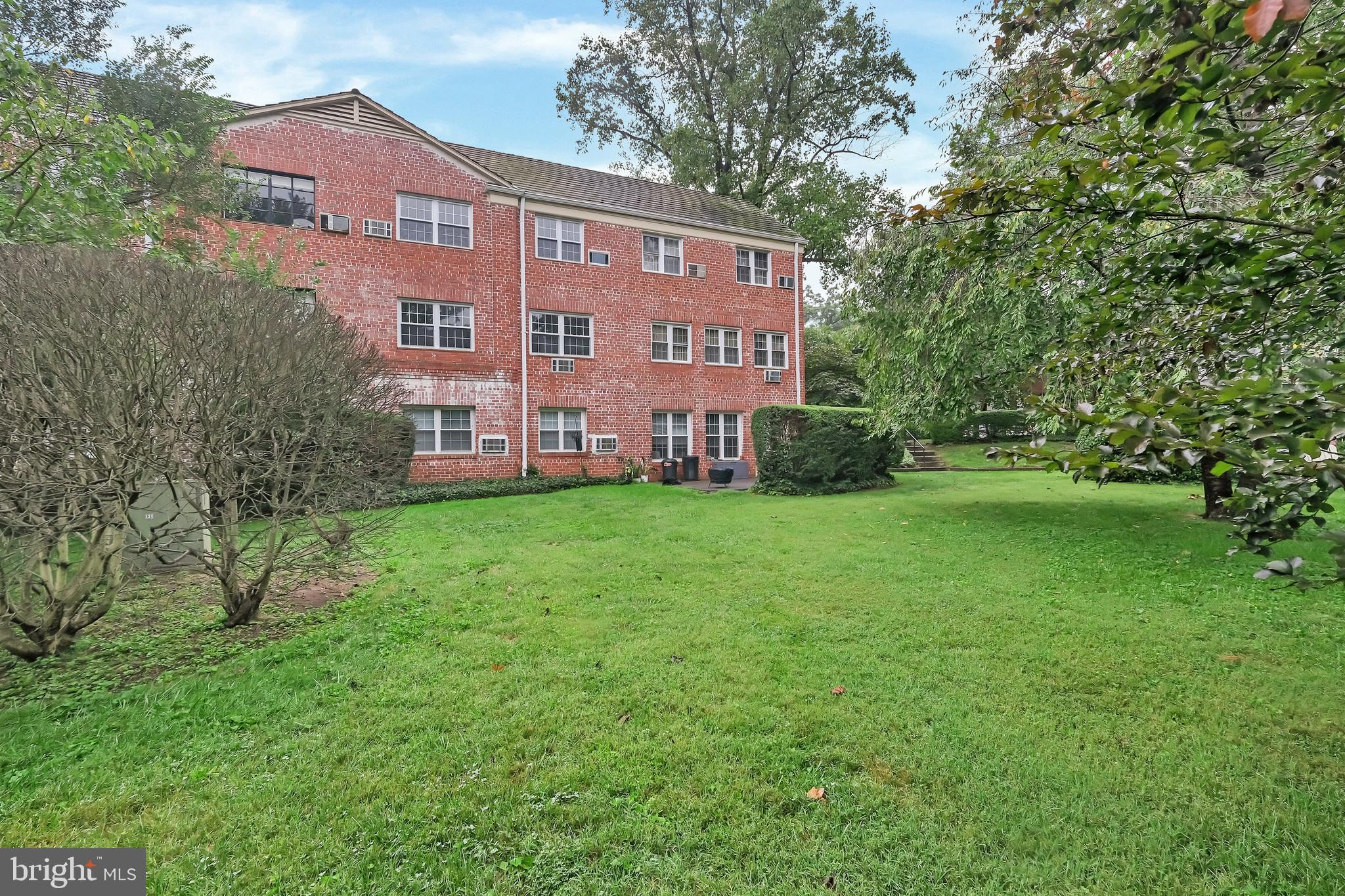 PARK FAIRFAX - Residential