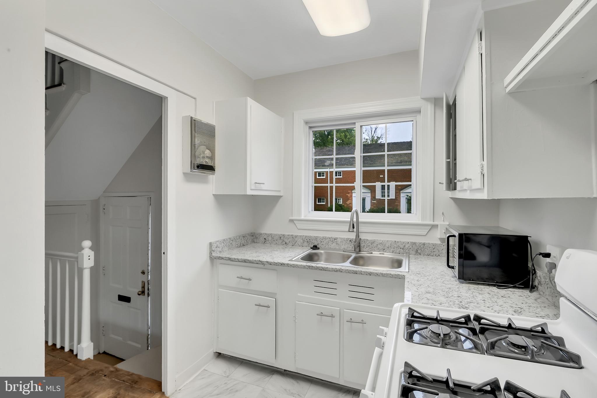 PARK FAIRFAX - Residential