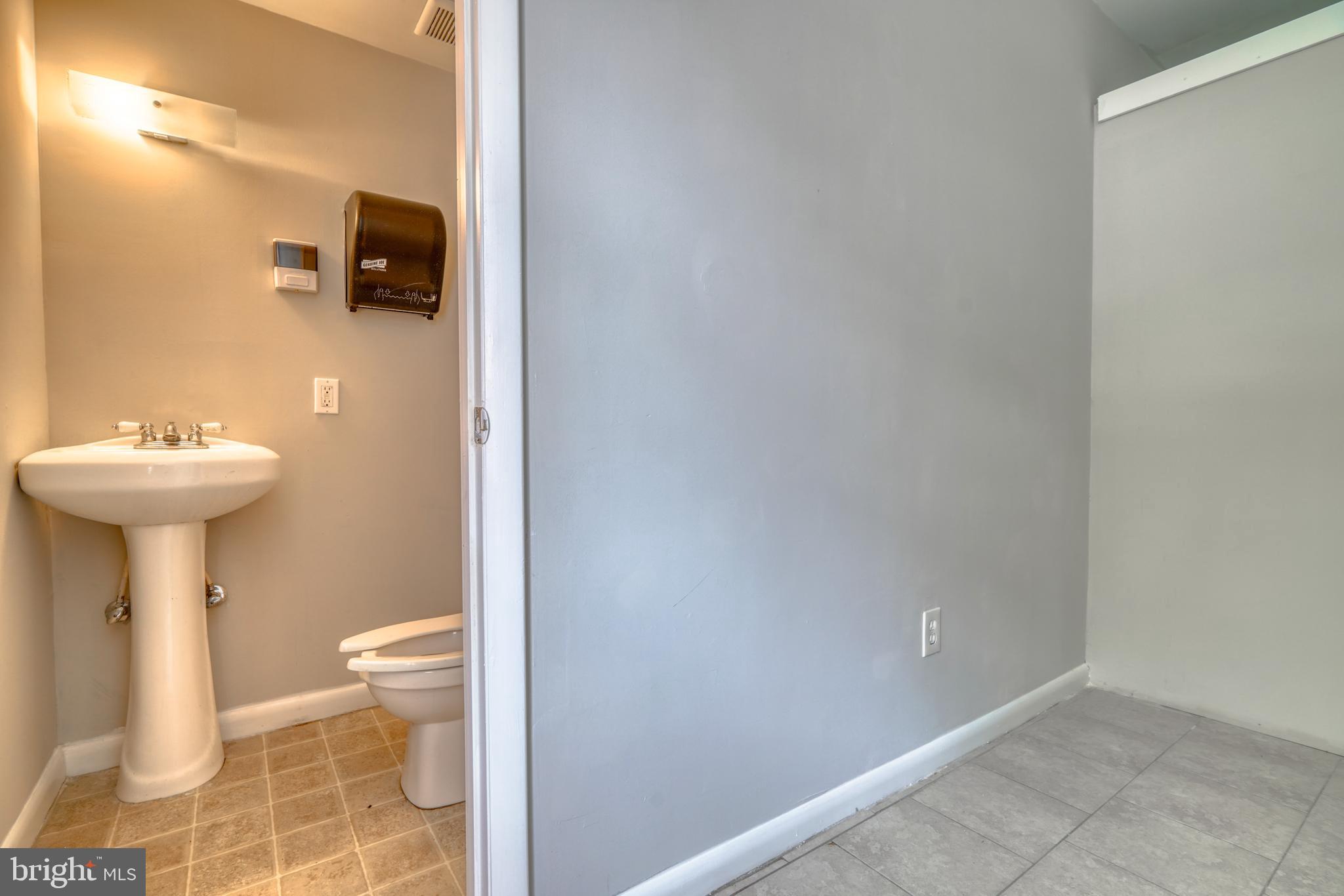 HOLLINS MARKET - Commercial Sale