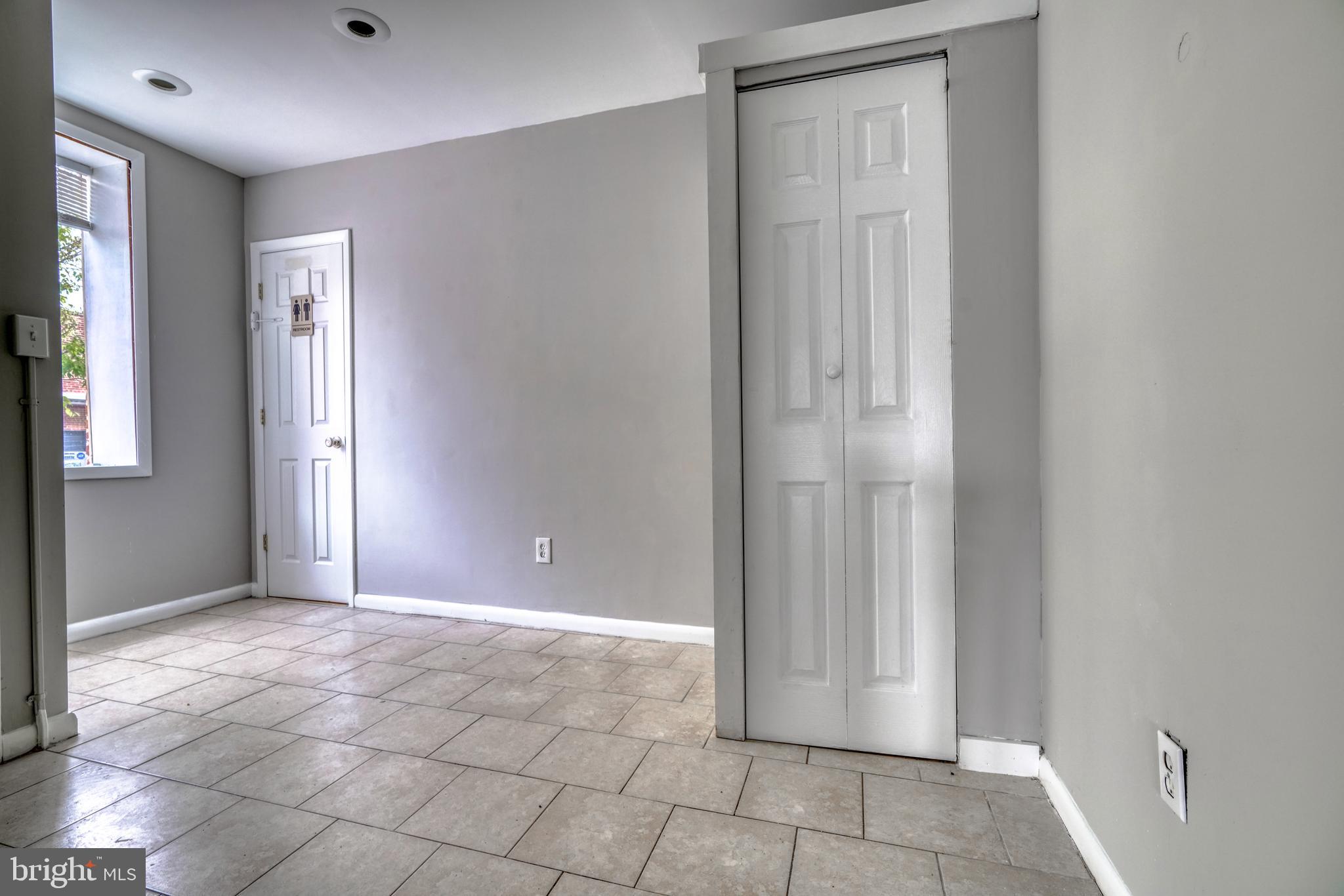 HOLLINS MARKET - Commercial Sale