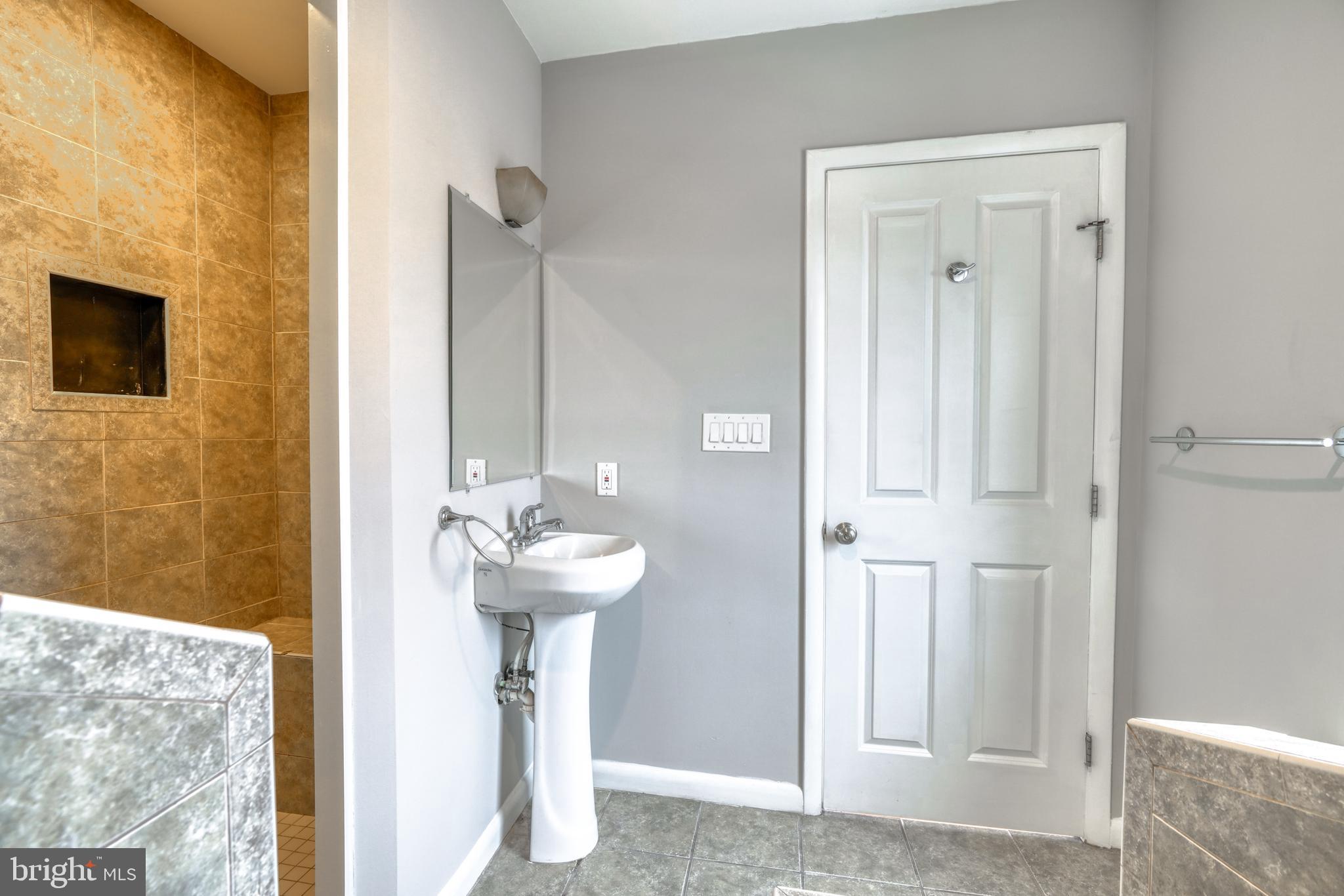 HOLLINS MARKET - Commercial Sale