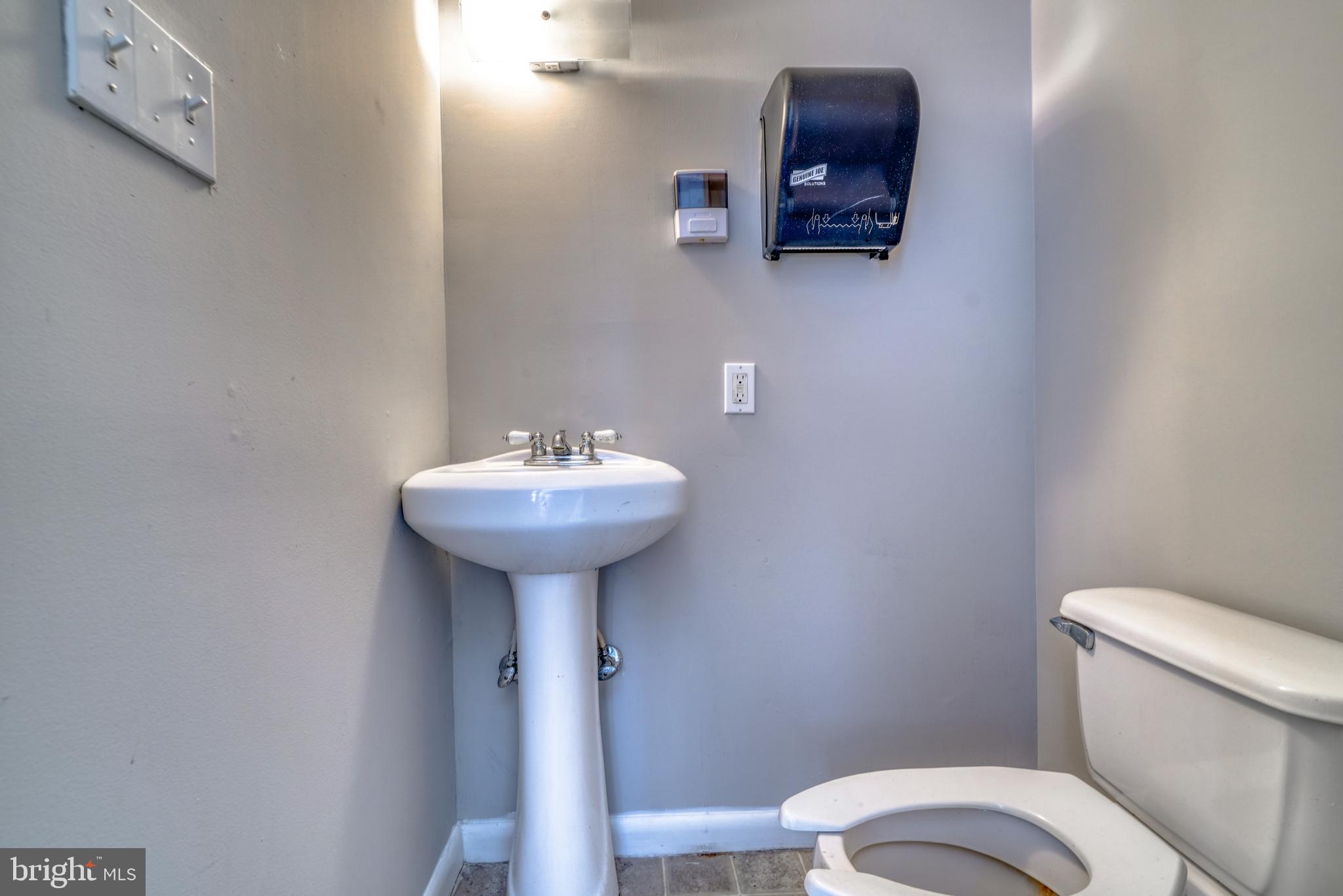 HOLLINS MARKET - Commercial Sale