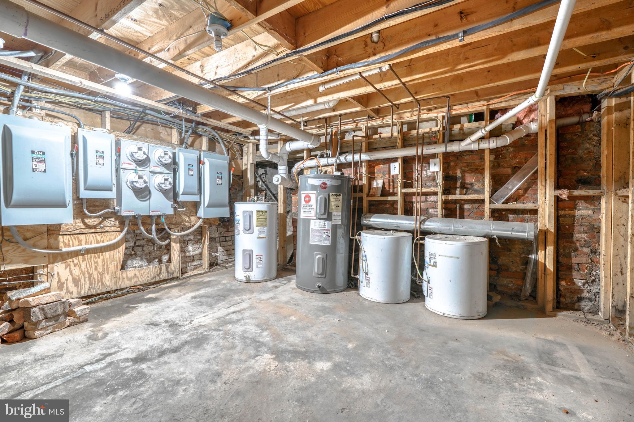 HOLLINS MARKET - Commercial Sale