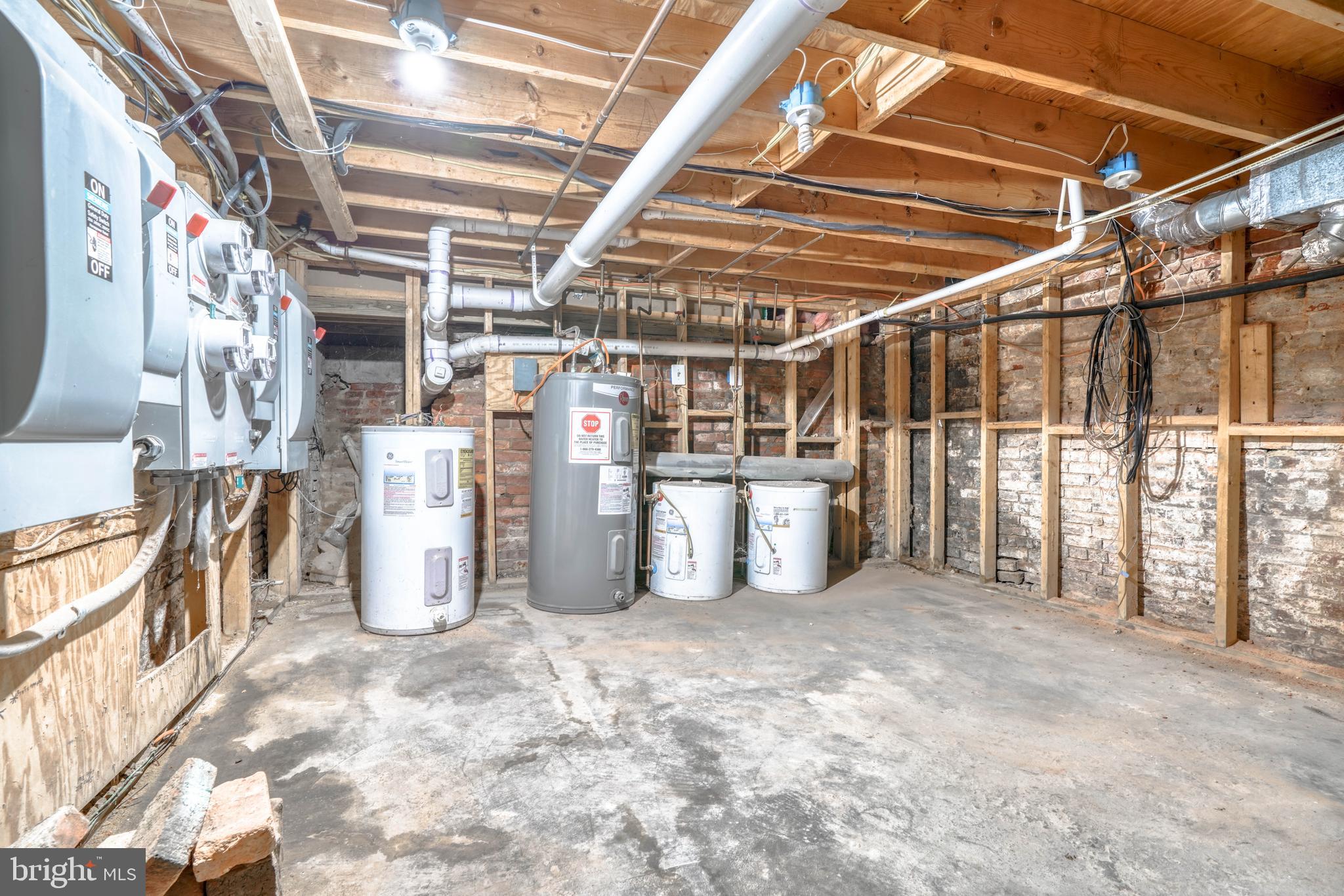 HOLLINS MARKET - Commercial Sale