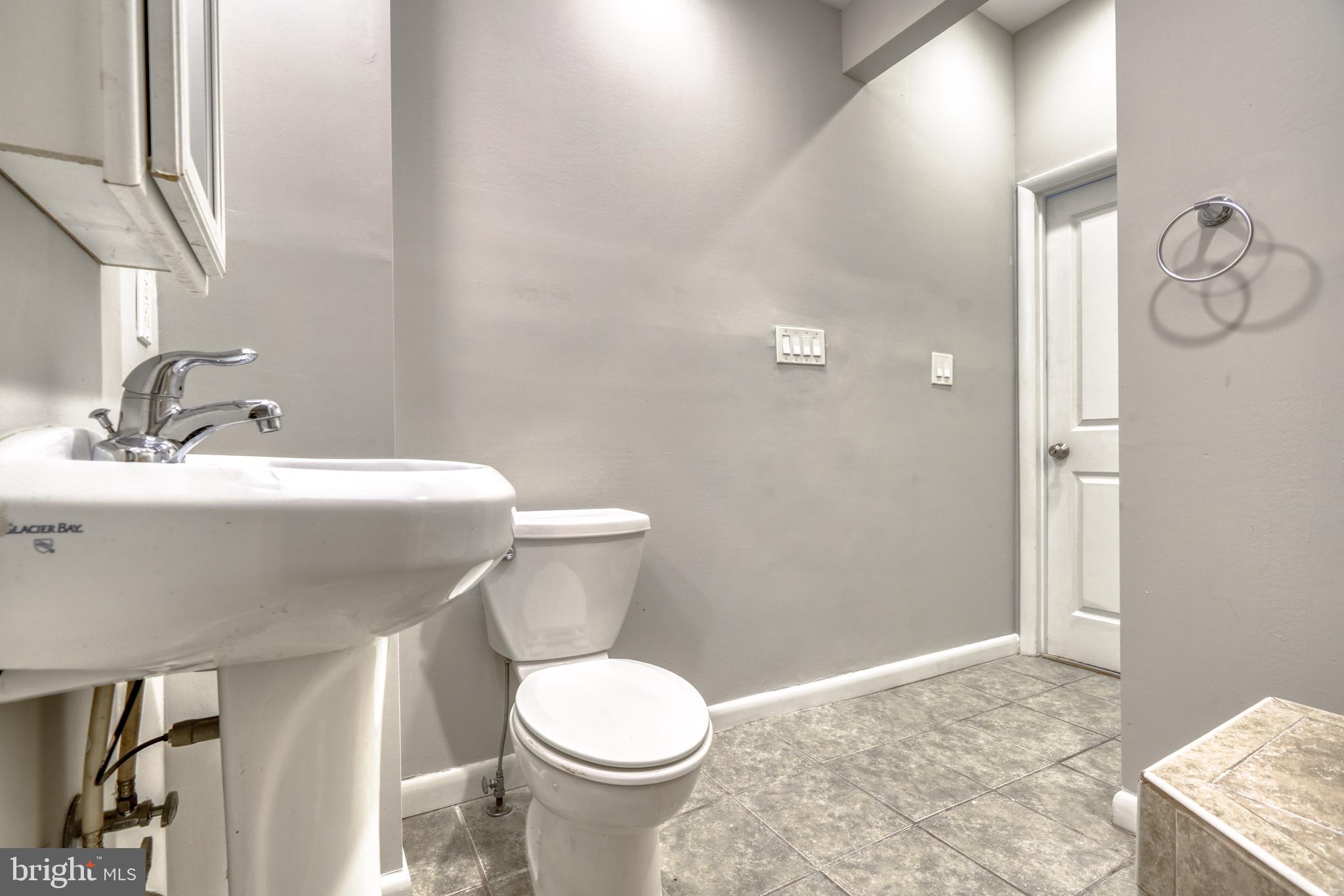 HOLLINS MARKET - Commercial Sale