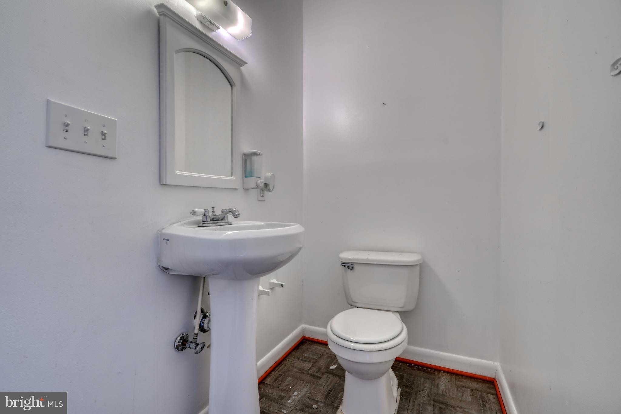 HOLLINS MARKET - Commercial Sale