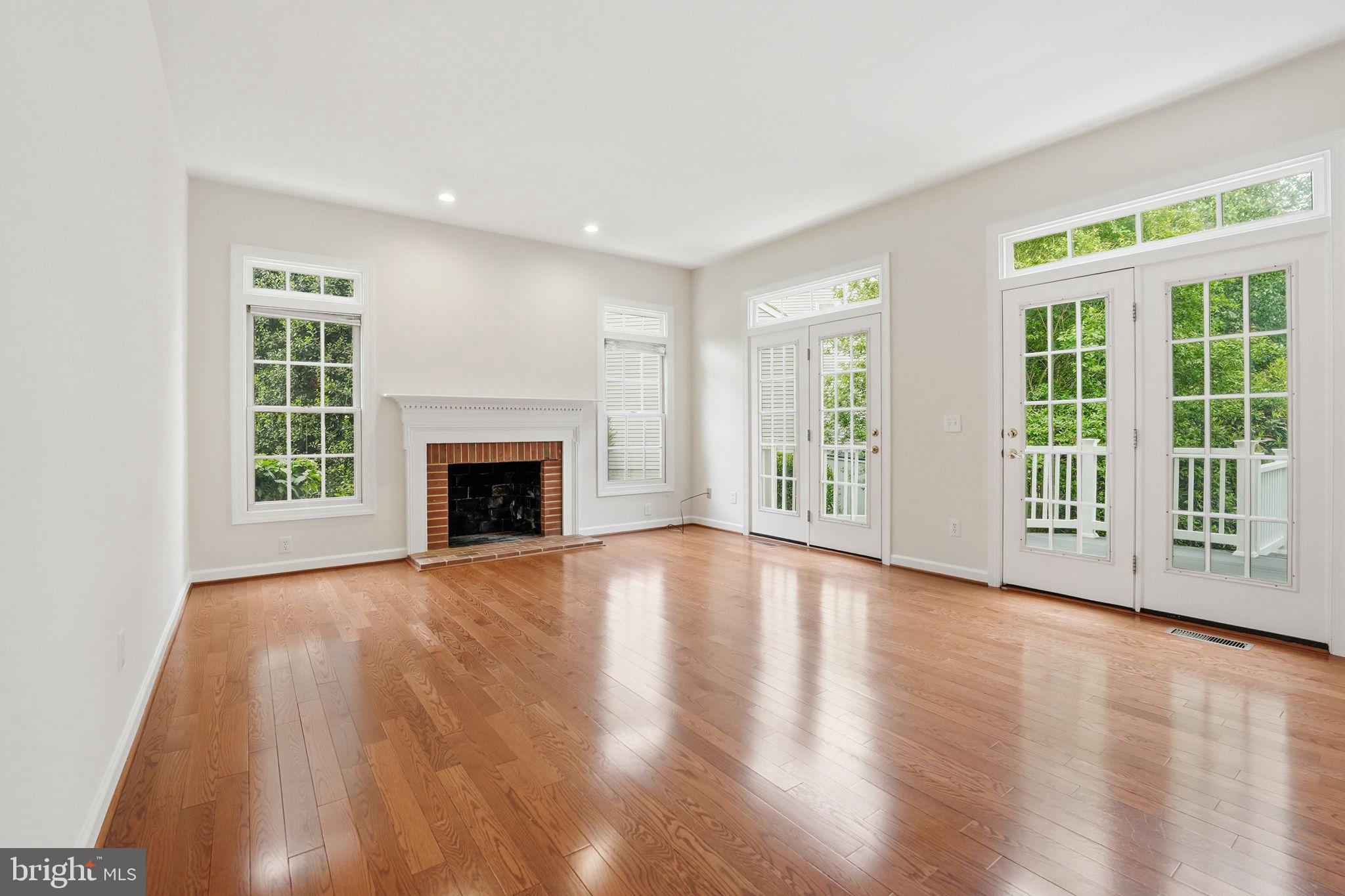 WOODLEA MANOR - Residential
