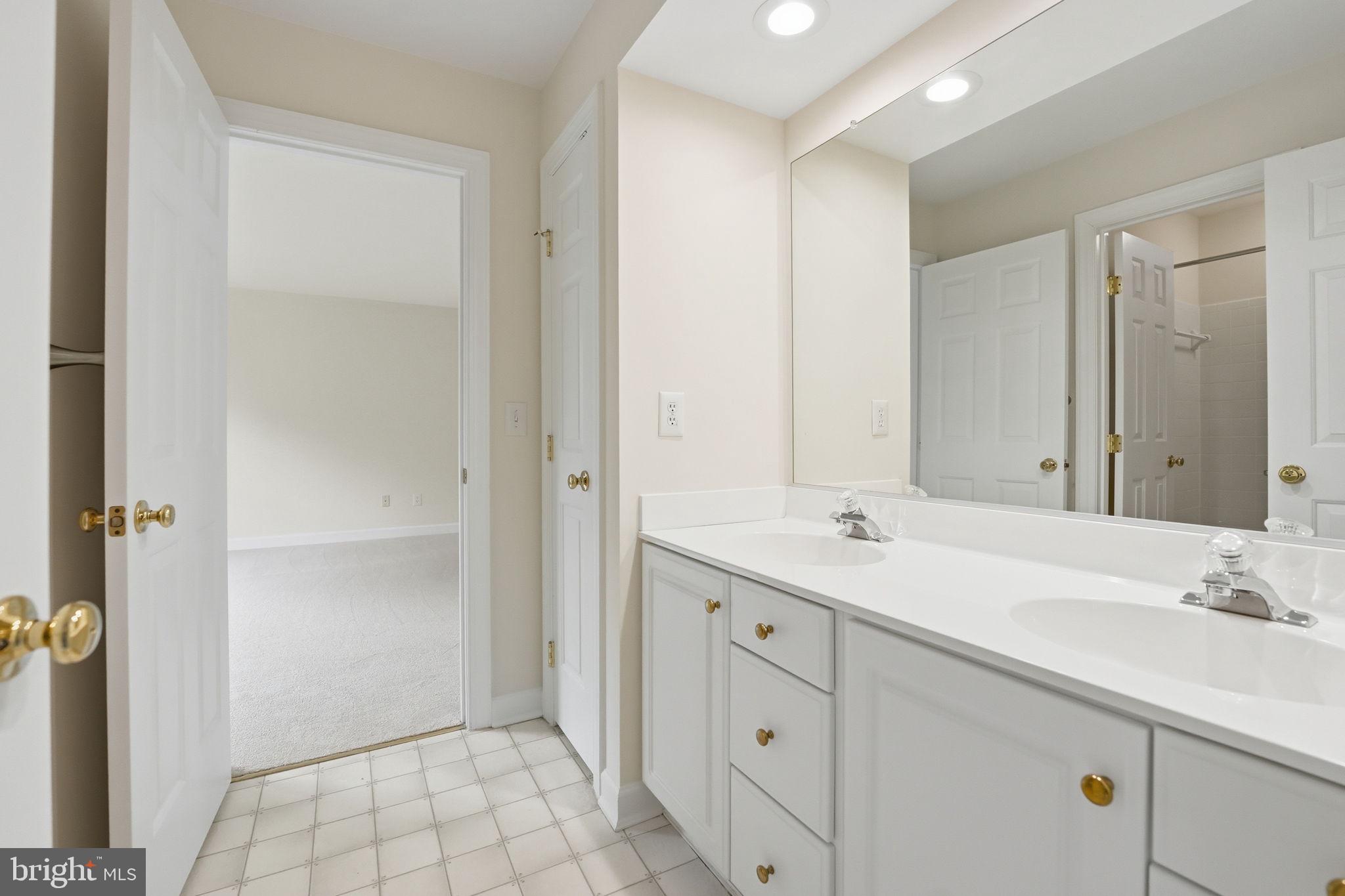 WOODLEA MANOR - Residential