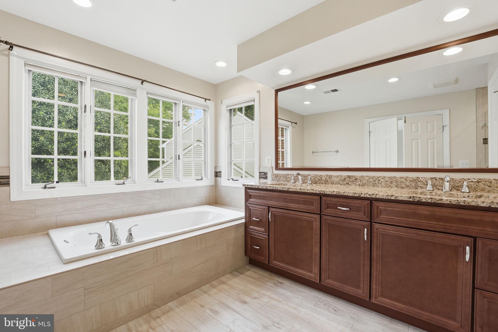 WOODLEA MANOR - Residential