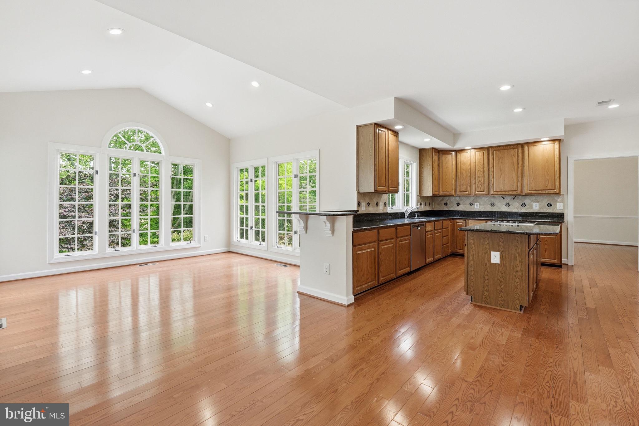 WOODLEA MANOR - Residential