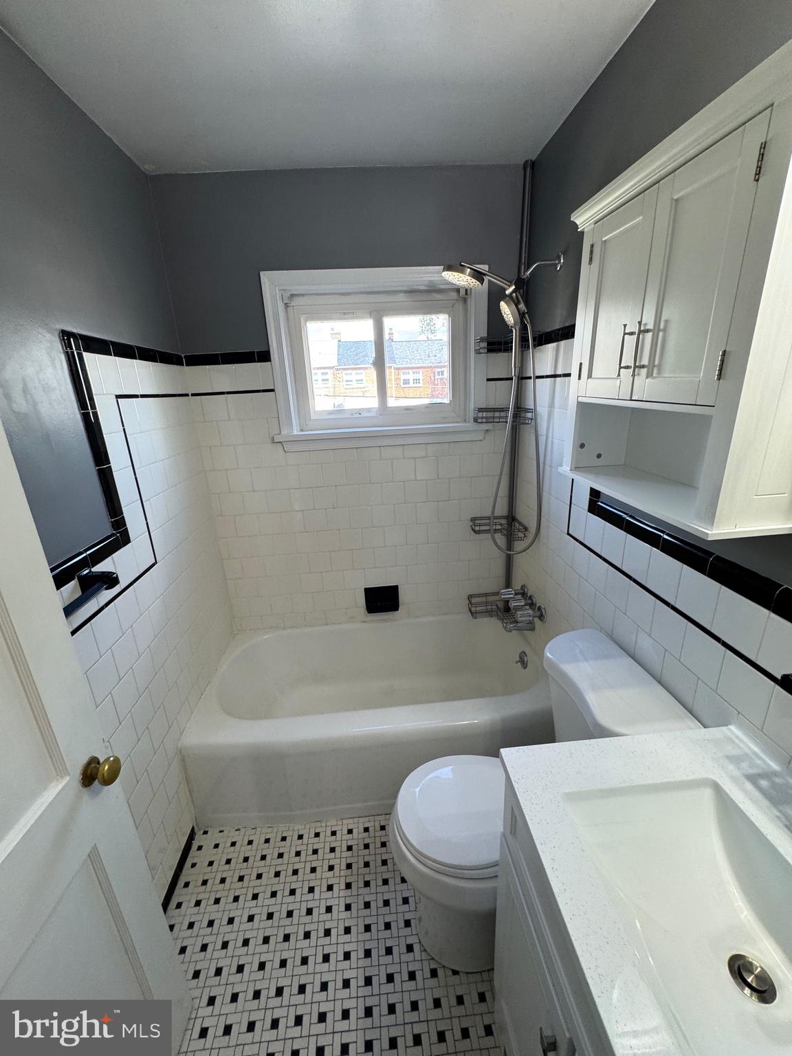 ARBOUR MANOR - Residential