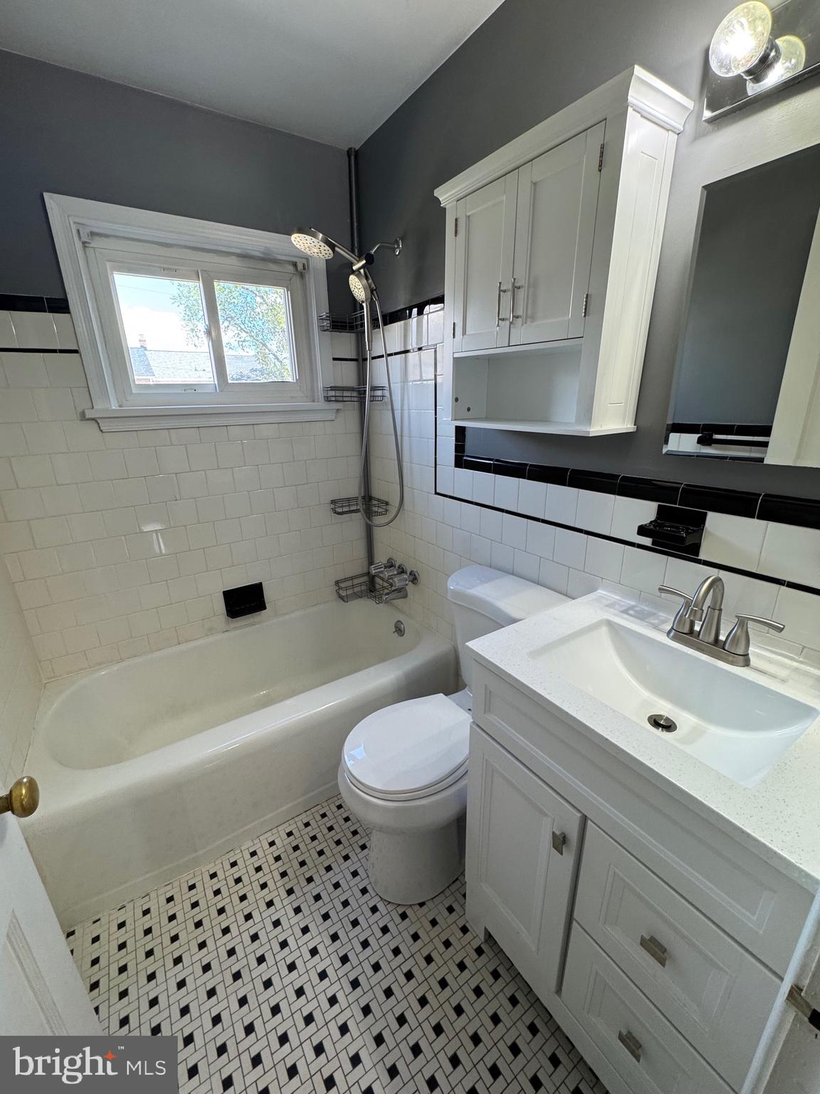 ARBOUR MANOR - Residential