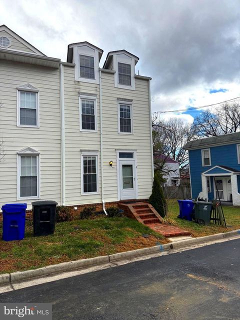 2011 N OAKLAND STREET ARLINGTON VA 22207