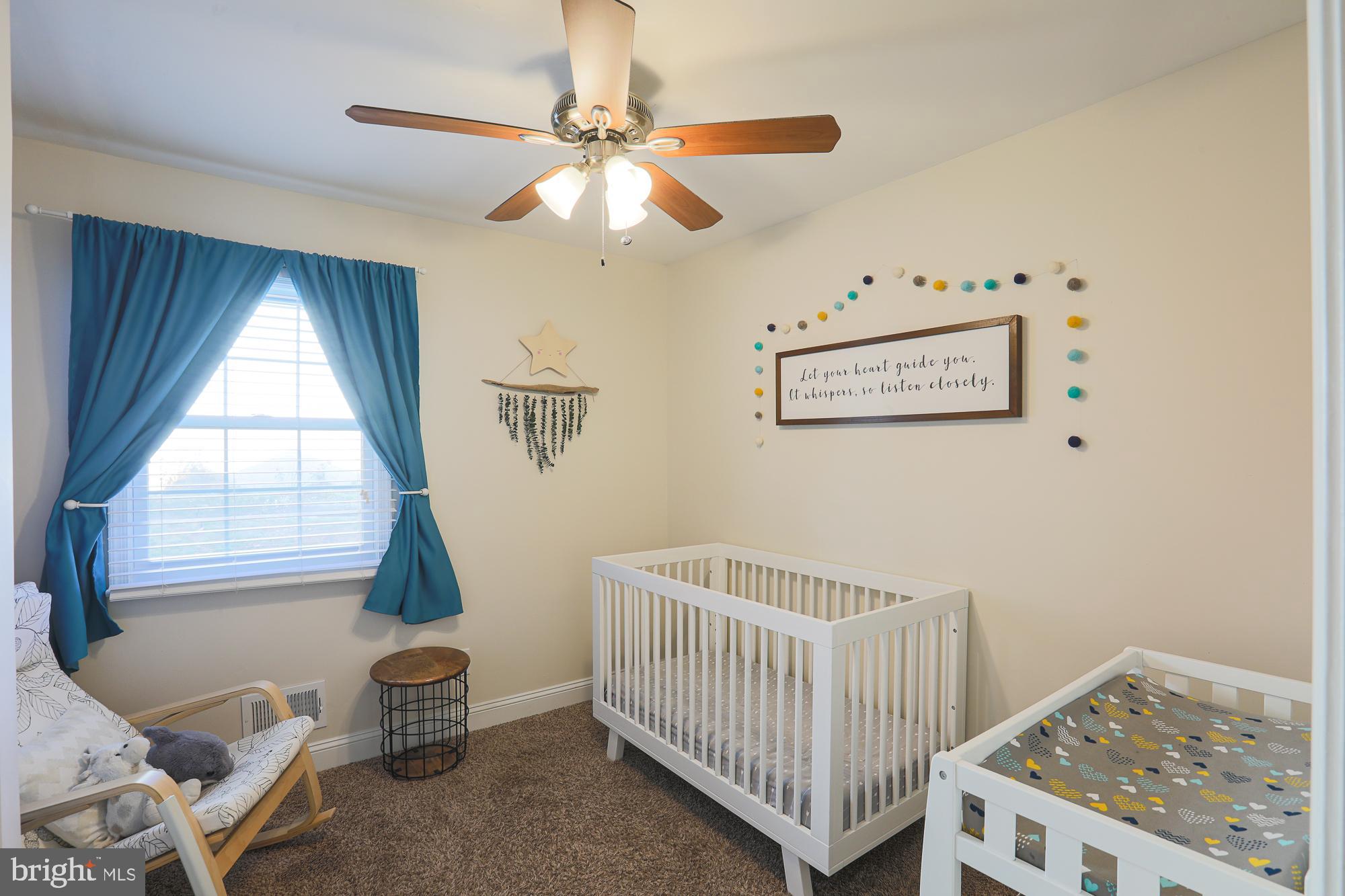 HALLFIELD MANOR - Residential