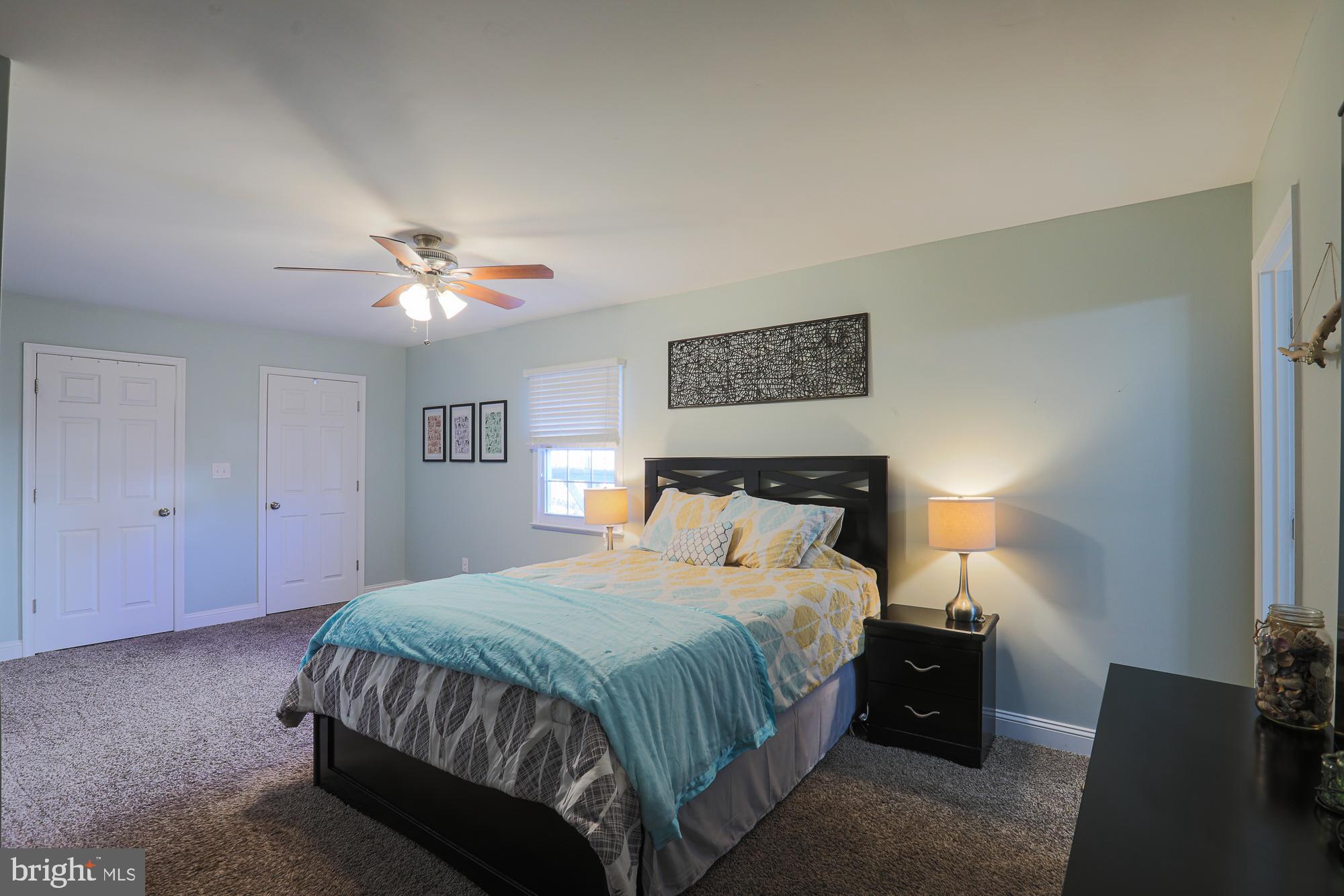 HALLFIELD MANOR - Residential