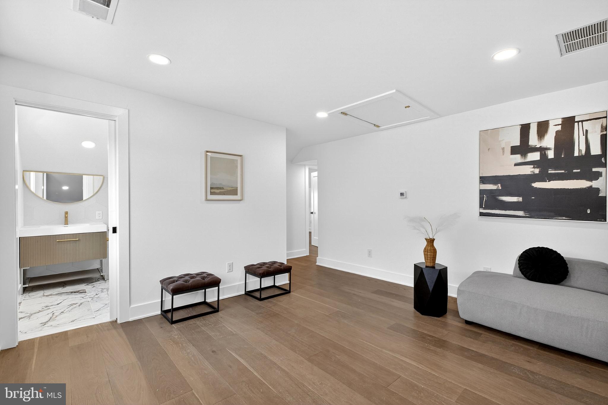 GERMANTOWN - Residential