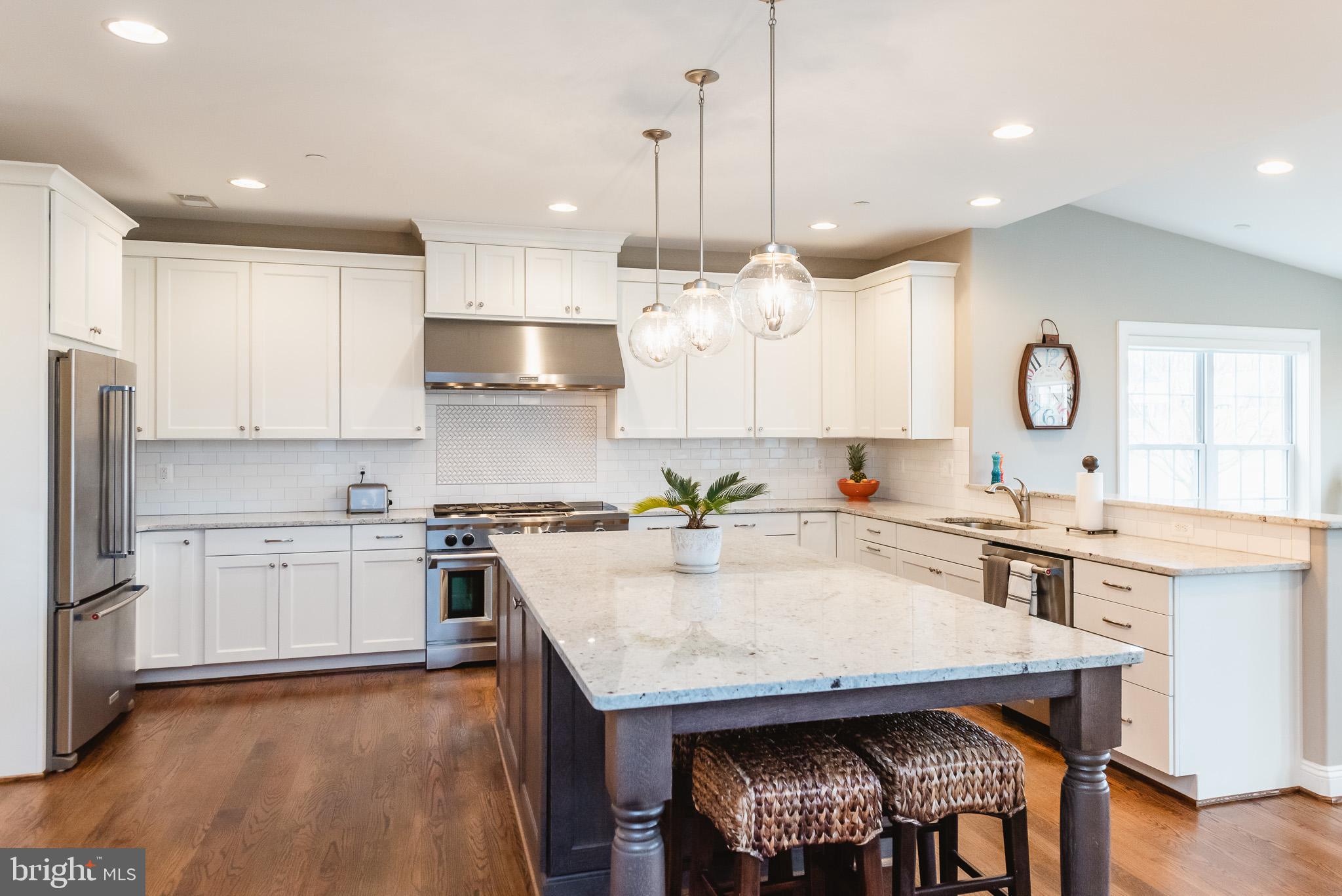 BRIAR KNOLL - Residential